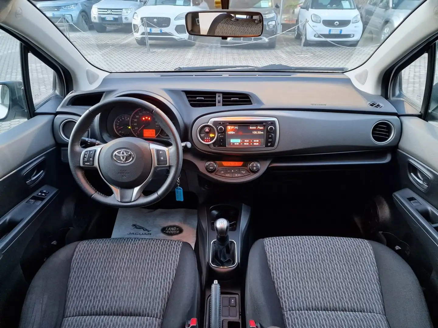 Toyota Yaris Yaris 1.0 5 porte Lounge Weiß - 2