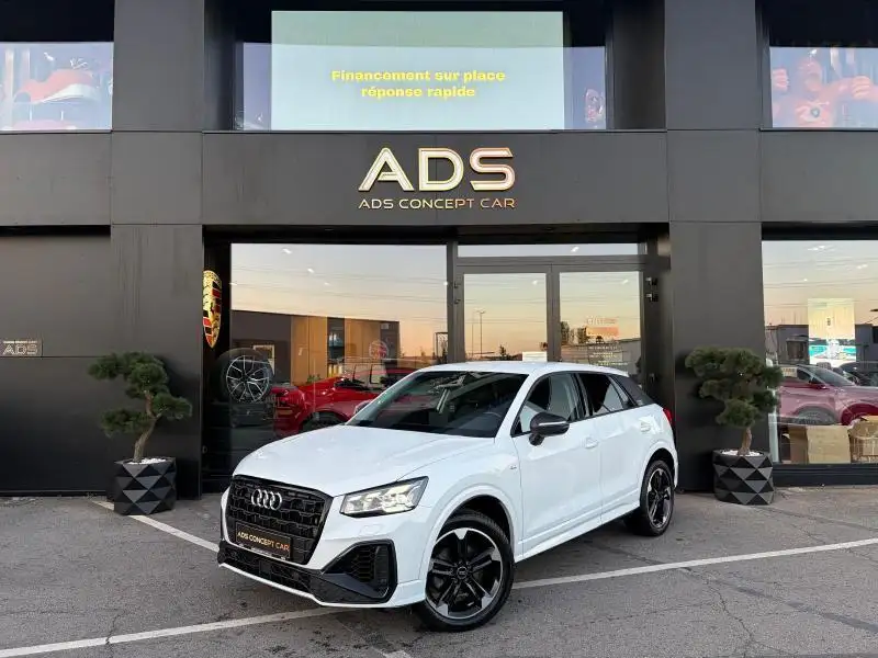 AUDI Q2