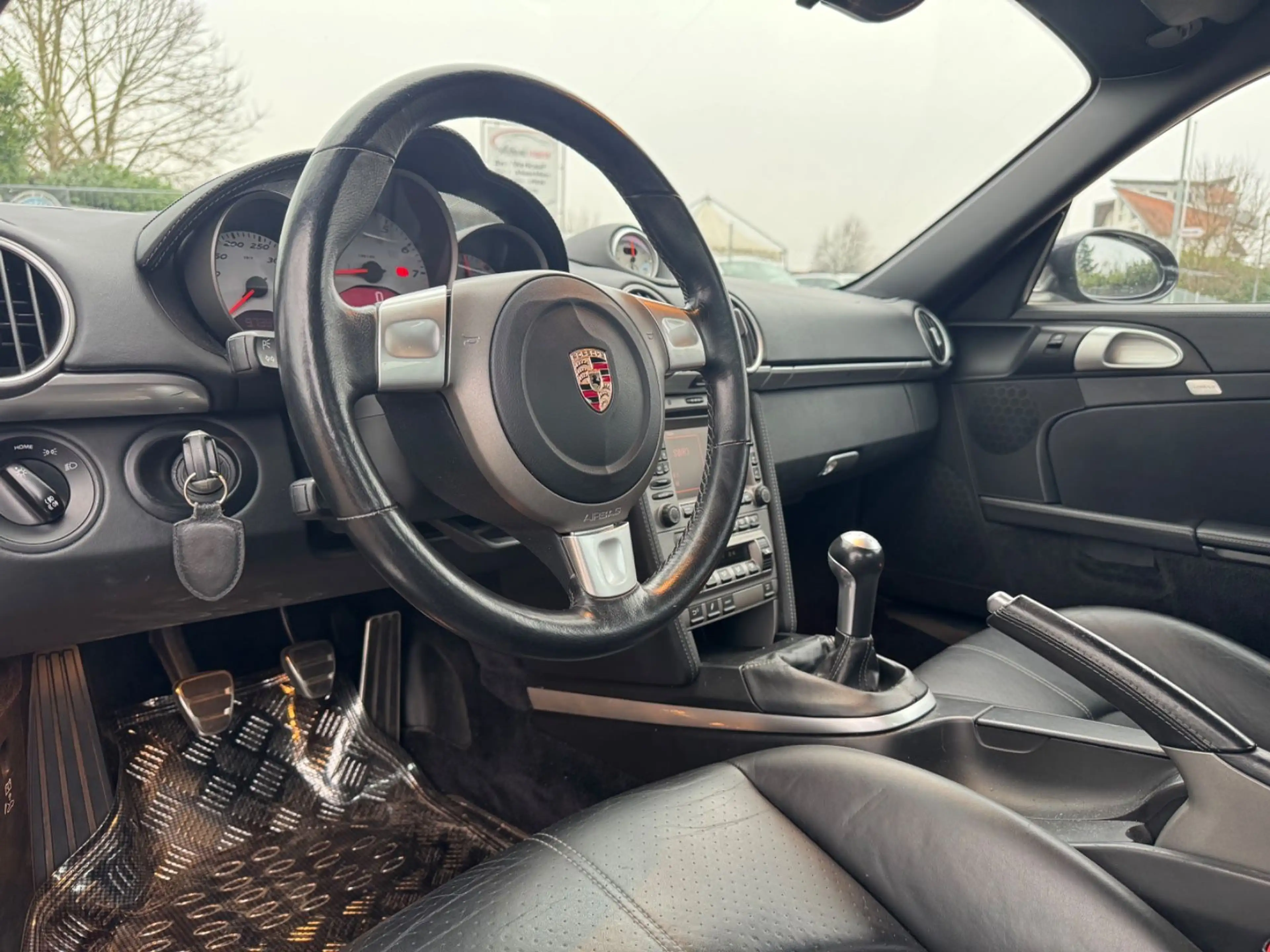 Porsche Cayman S — photo 11