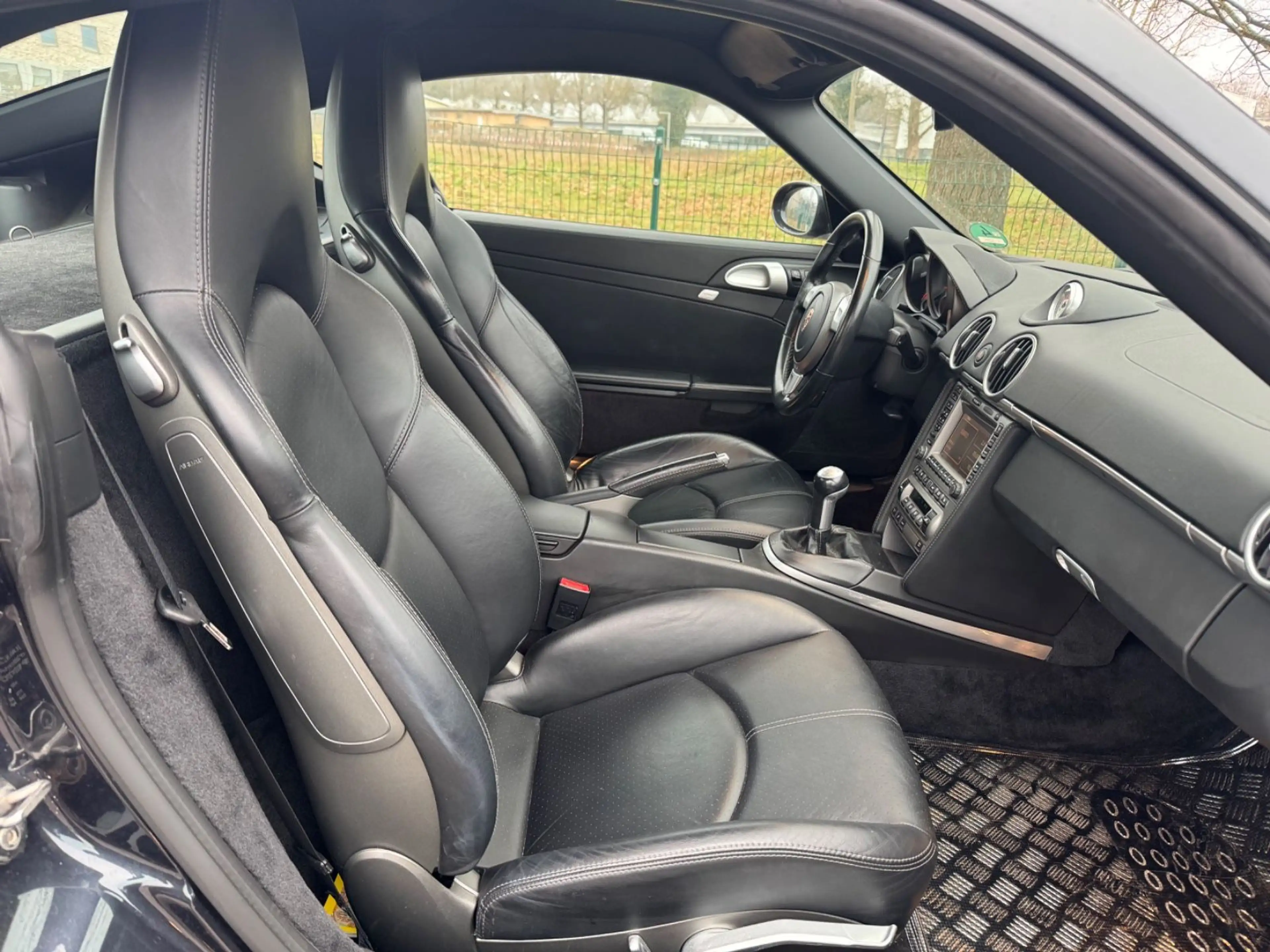 Porsche Cayman S — photo 15