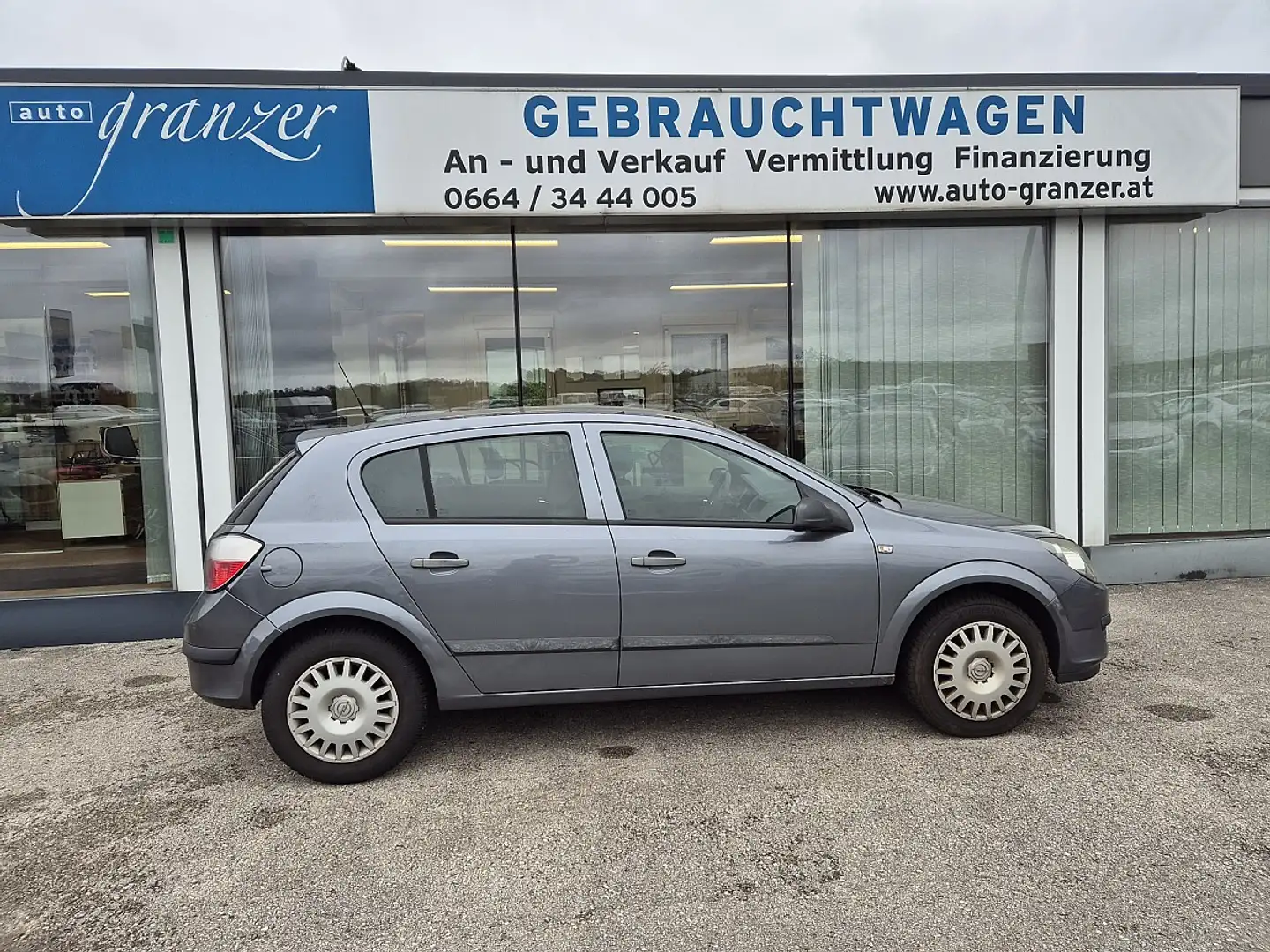 Opel Astra Grau - 1