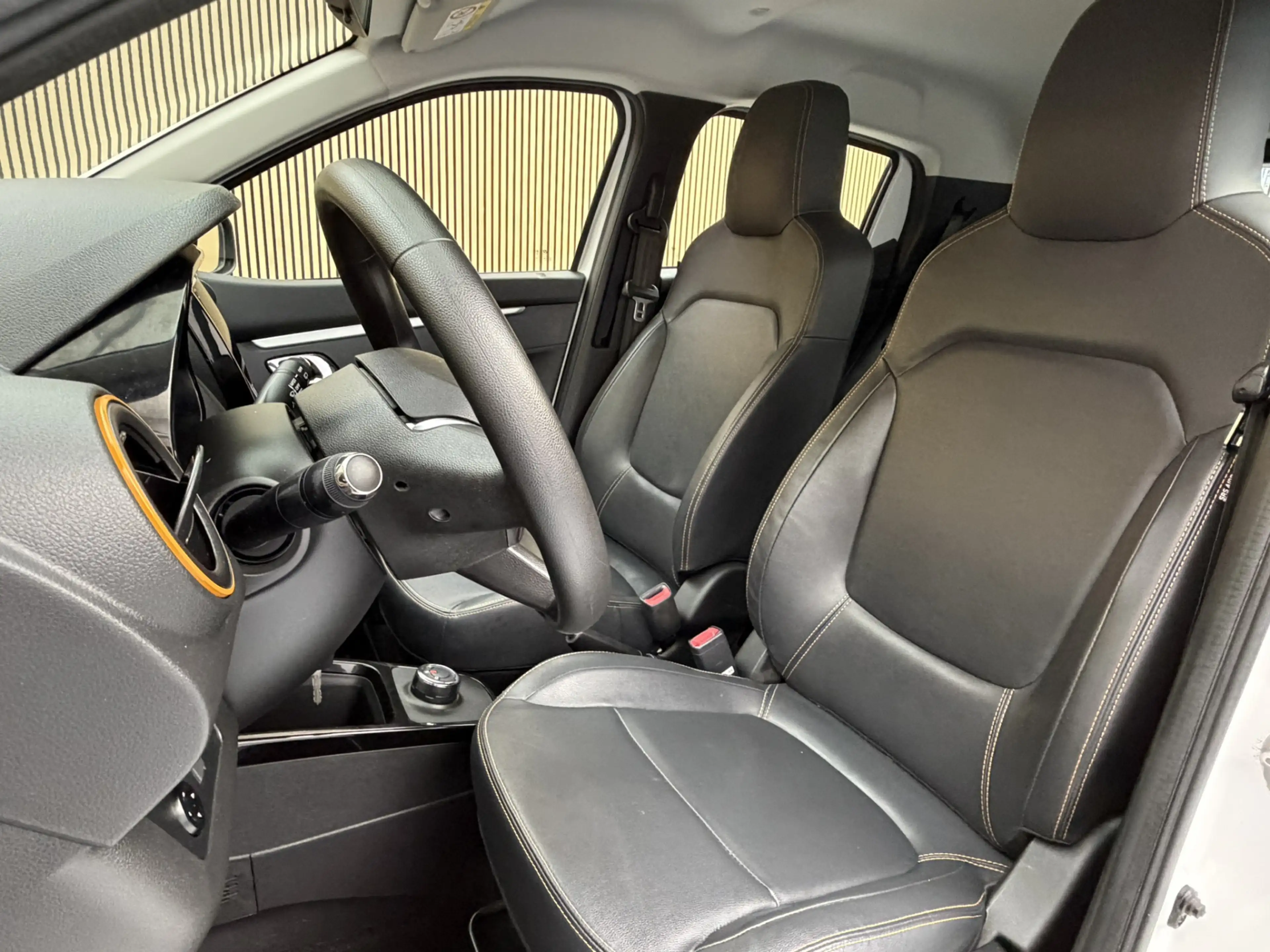 Dacia Spring Comfort Plus 27 kWh SOH 92,7% | Camera | Navigatie — photo 10