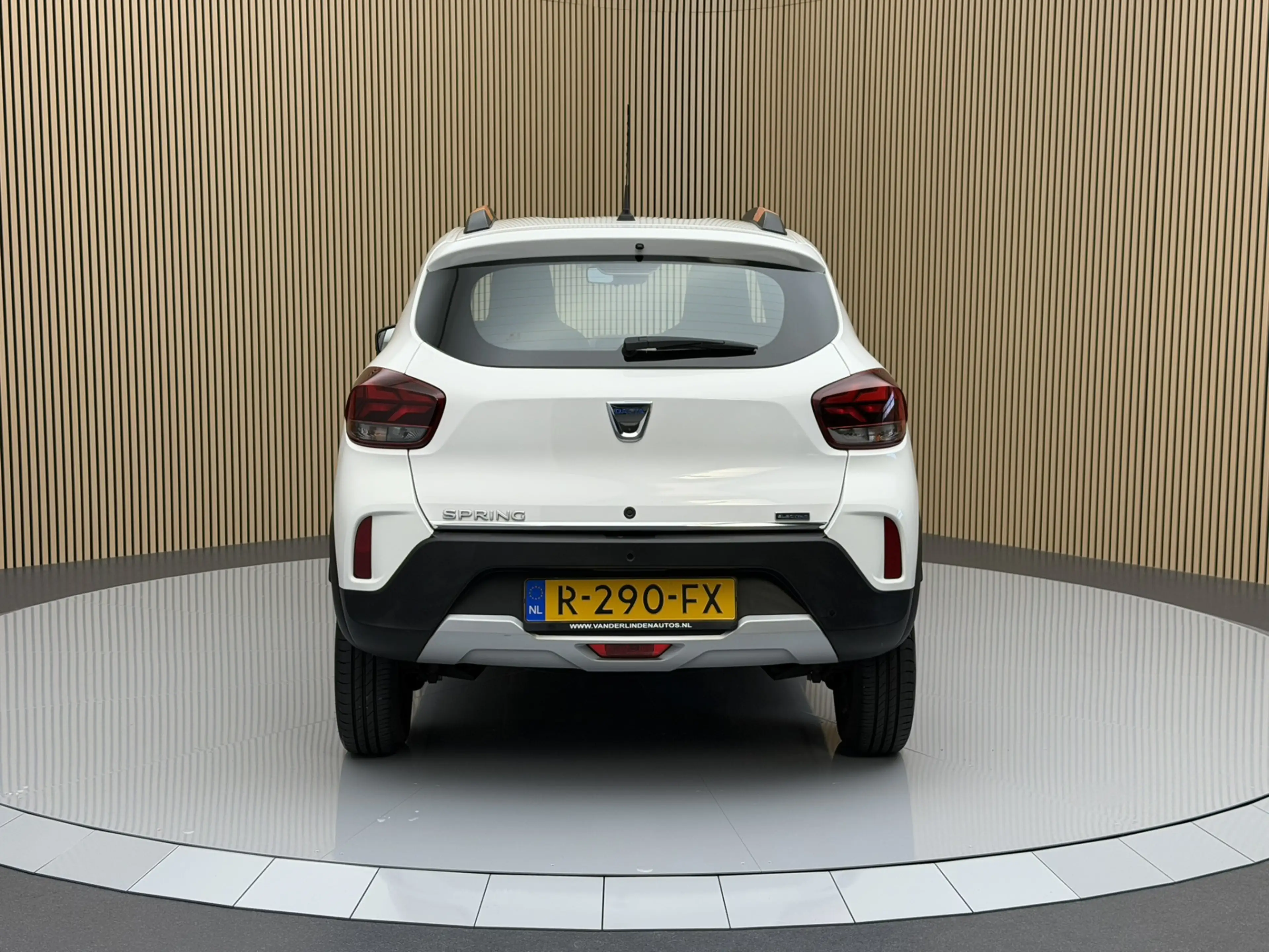 Dacia Spring Comfort Plus 27 kWh SOH 92,7% | Camera | Navigatie — photo 22