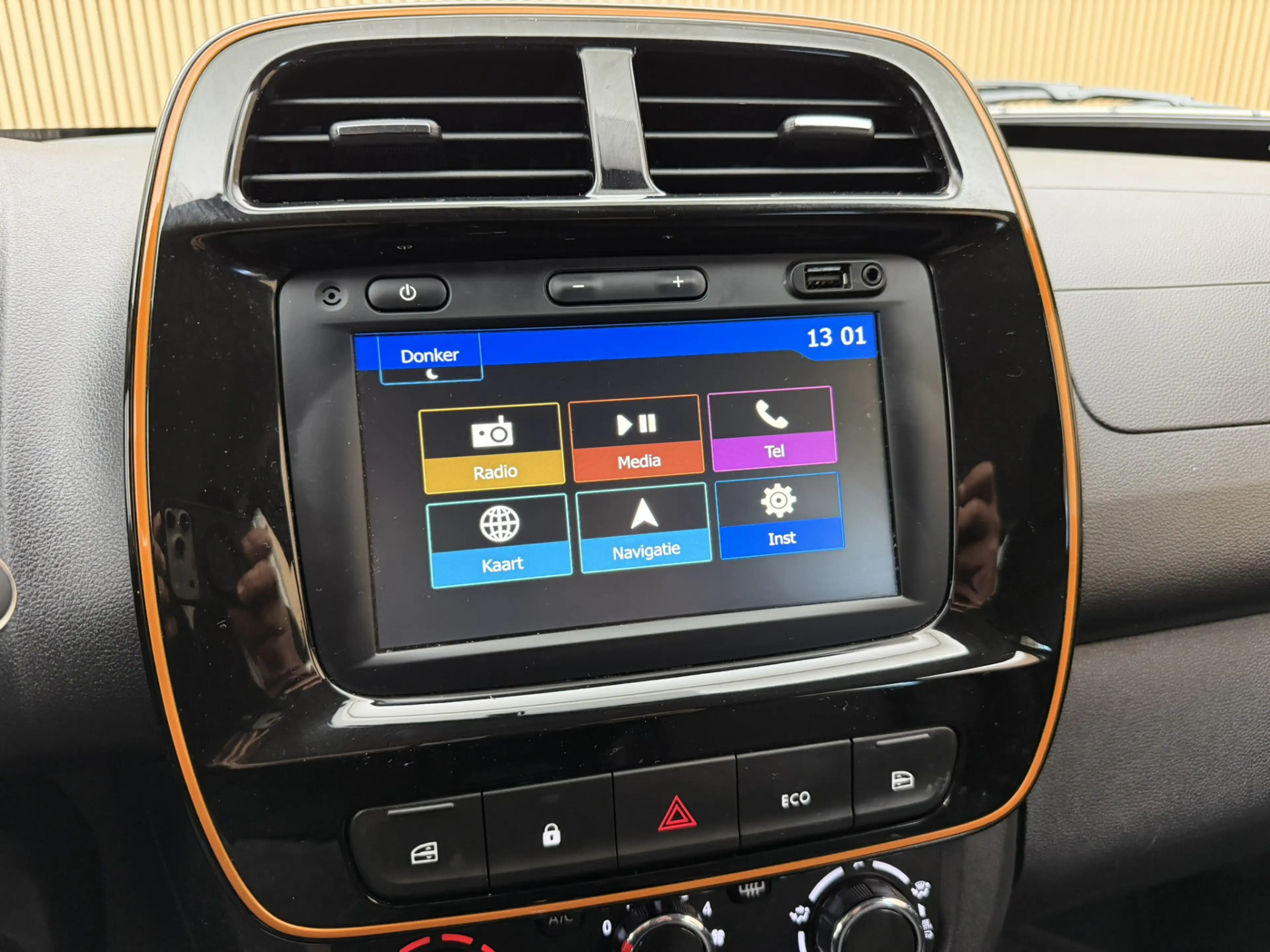 Dacia Spring Comfort Plus 27 kWh SOH 92,7% | Camera | Navigatie — photo 13
