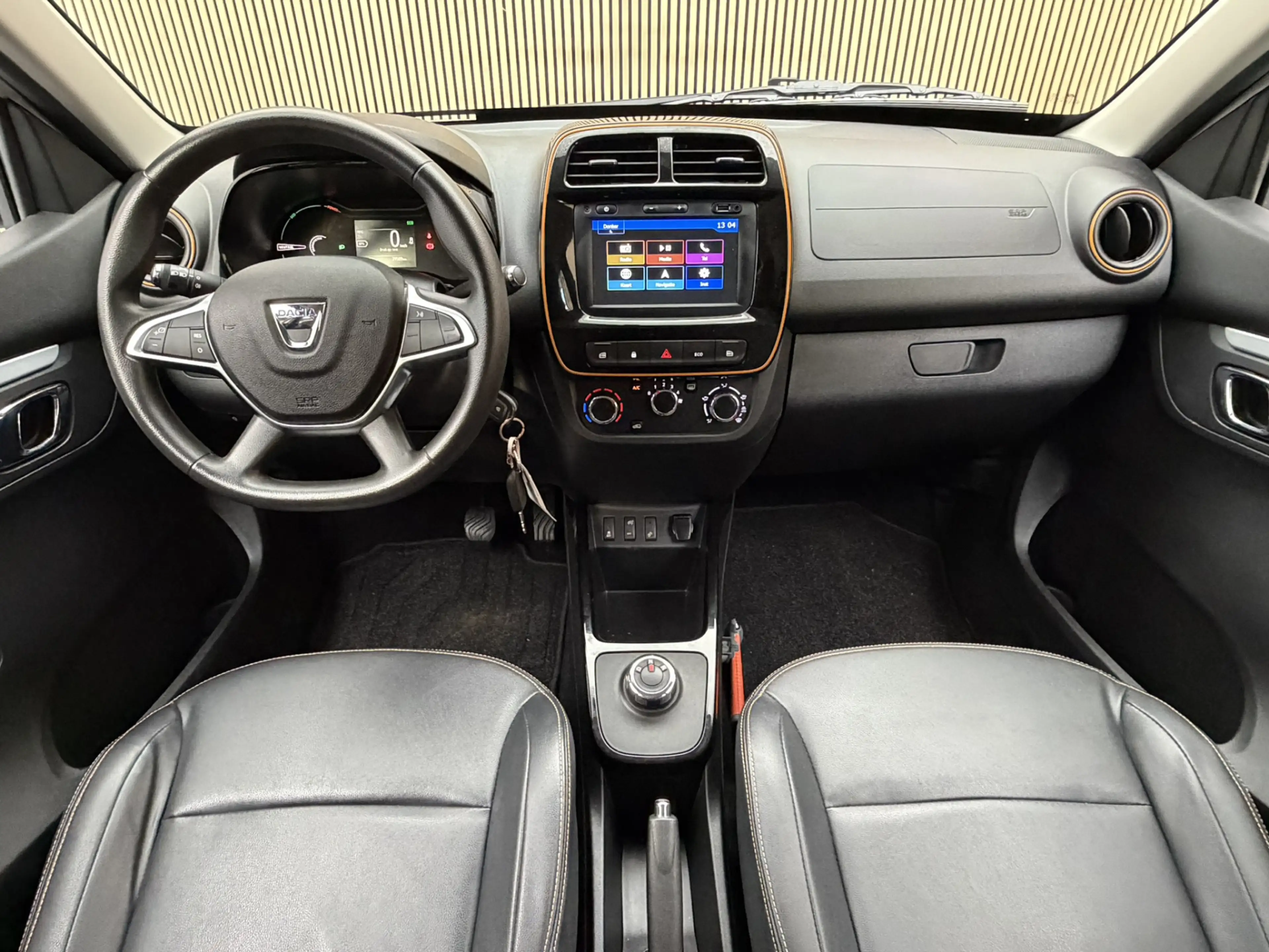 Dacia Spring Comfort Plus 27 kWh SOH 92,7% | Camera | Navigatie — photo 3