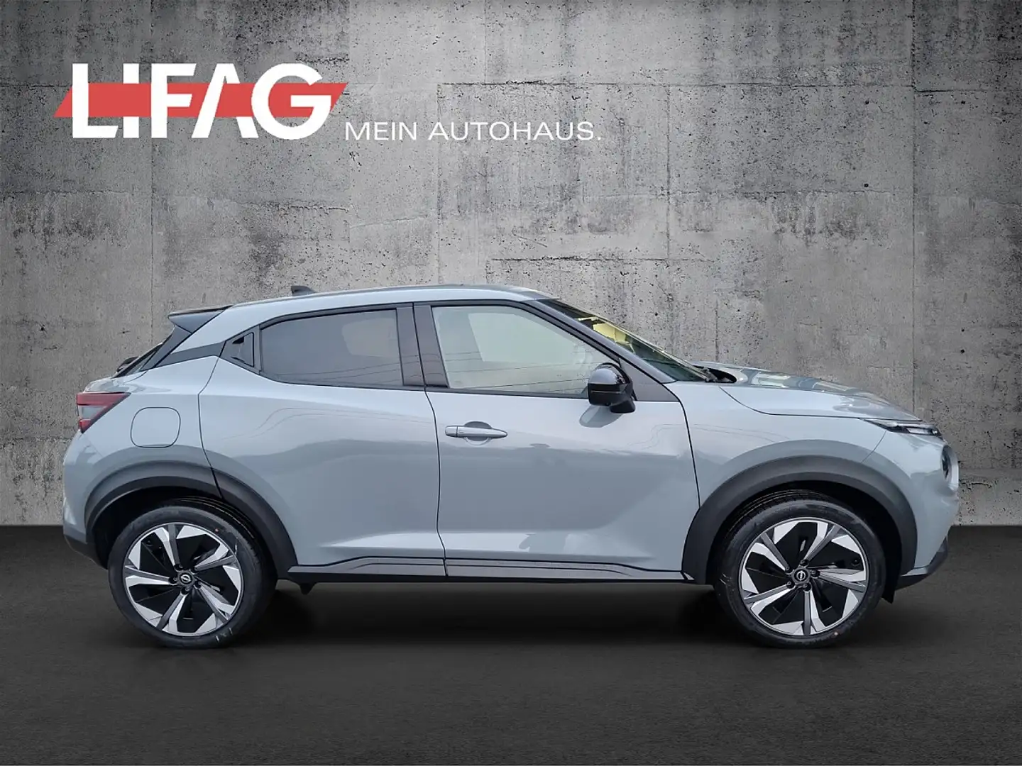 Nissan Juke 1,0 DIG-T N-Connecta+ *ab € 23.990,-* Grau - 2