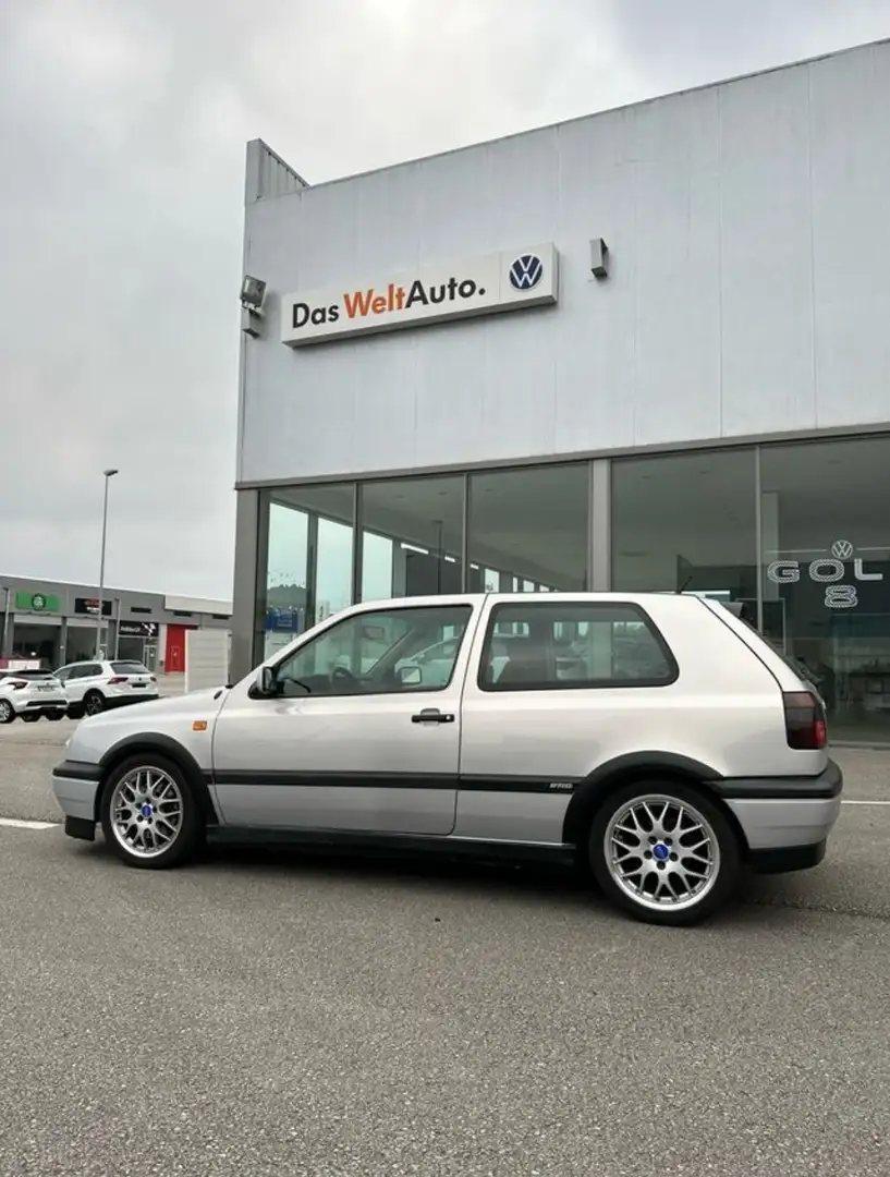 Volkswagen Golf 2.8 VR6 Gris - 2