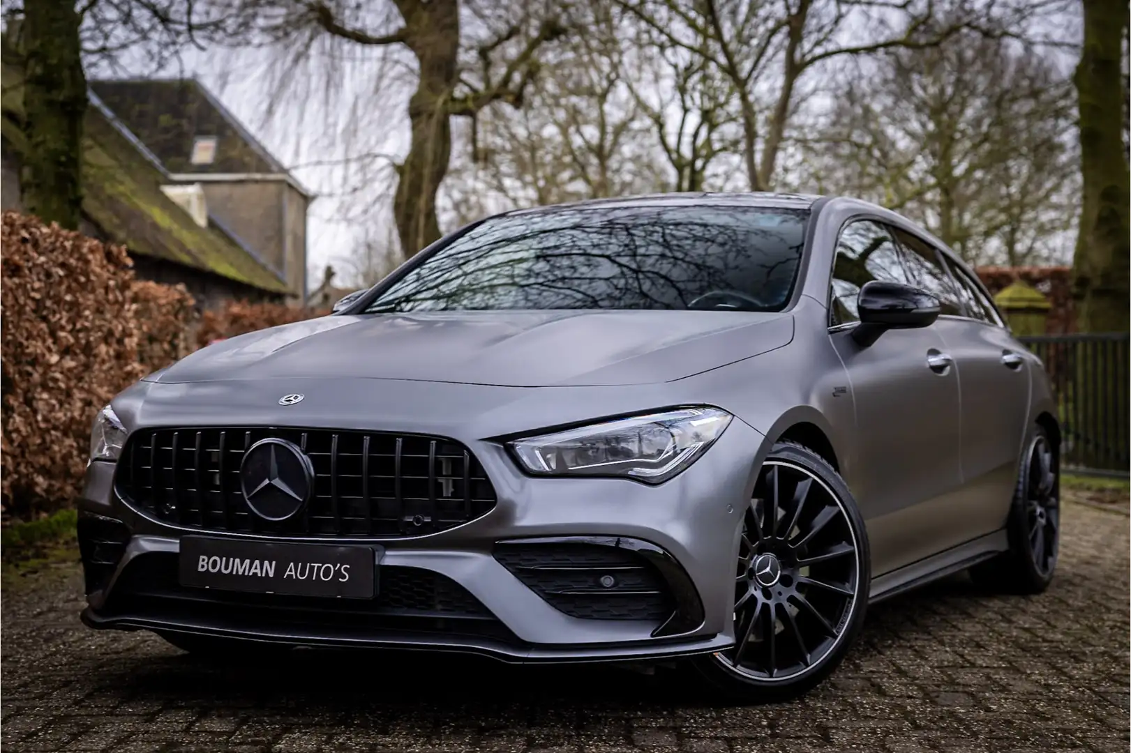 Mercedes-Benz CLA 35 AMG Shooting Brake 4MATIC Premium Magno Grey Akrapovic Grijs - 1
