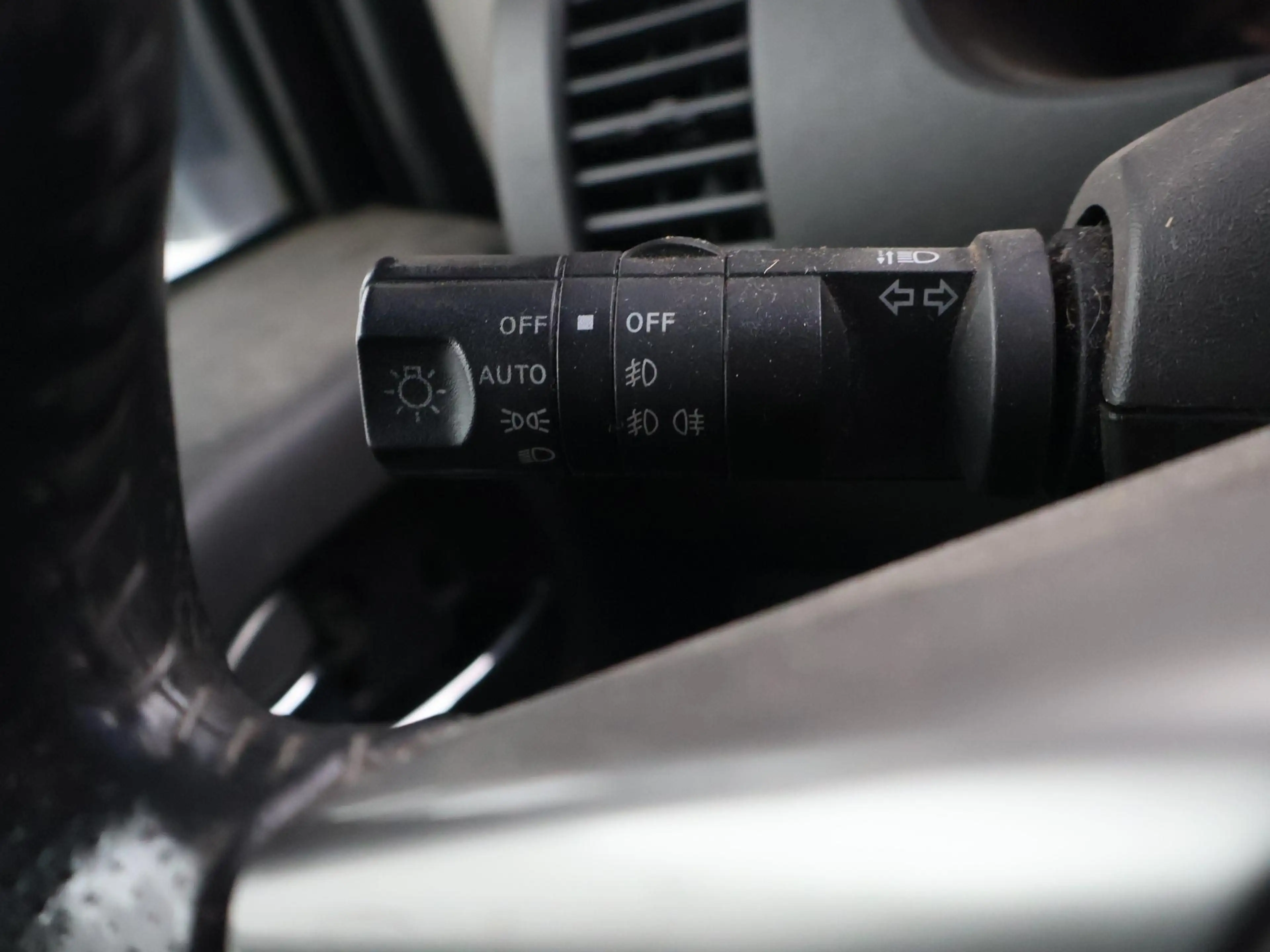 Nissan Navara 2.5 dCi XE 172 PK KING CAB COMFORT + TREKHAAK 3000 — photo 22