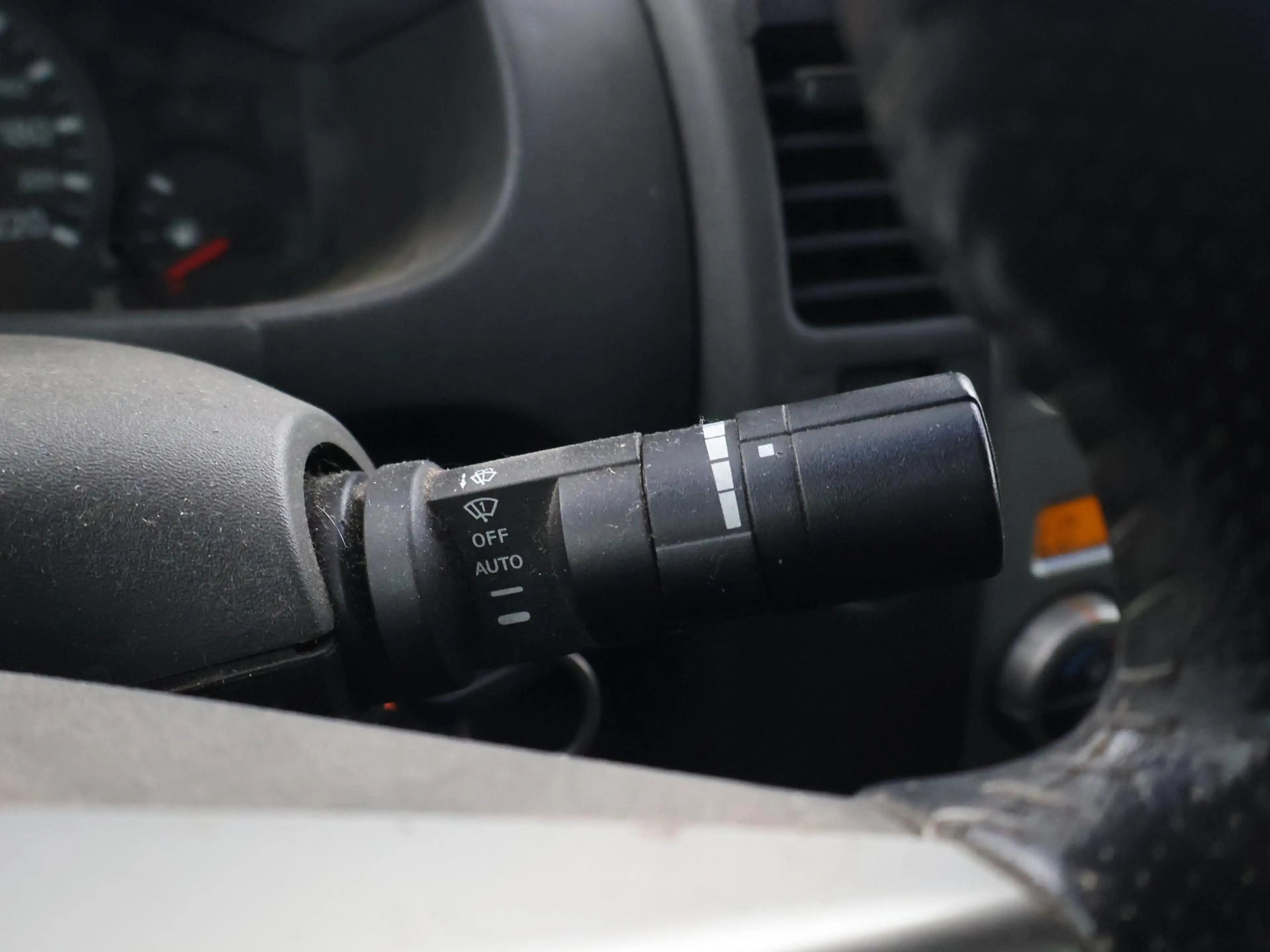 Nissan Navara 2.5 dCi XE 172 PK KING CAB COMFORT + TREKHAAK 3000 — photo 23