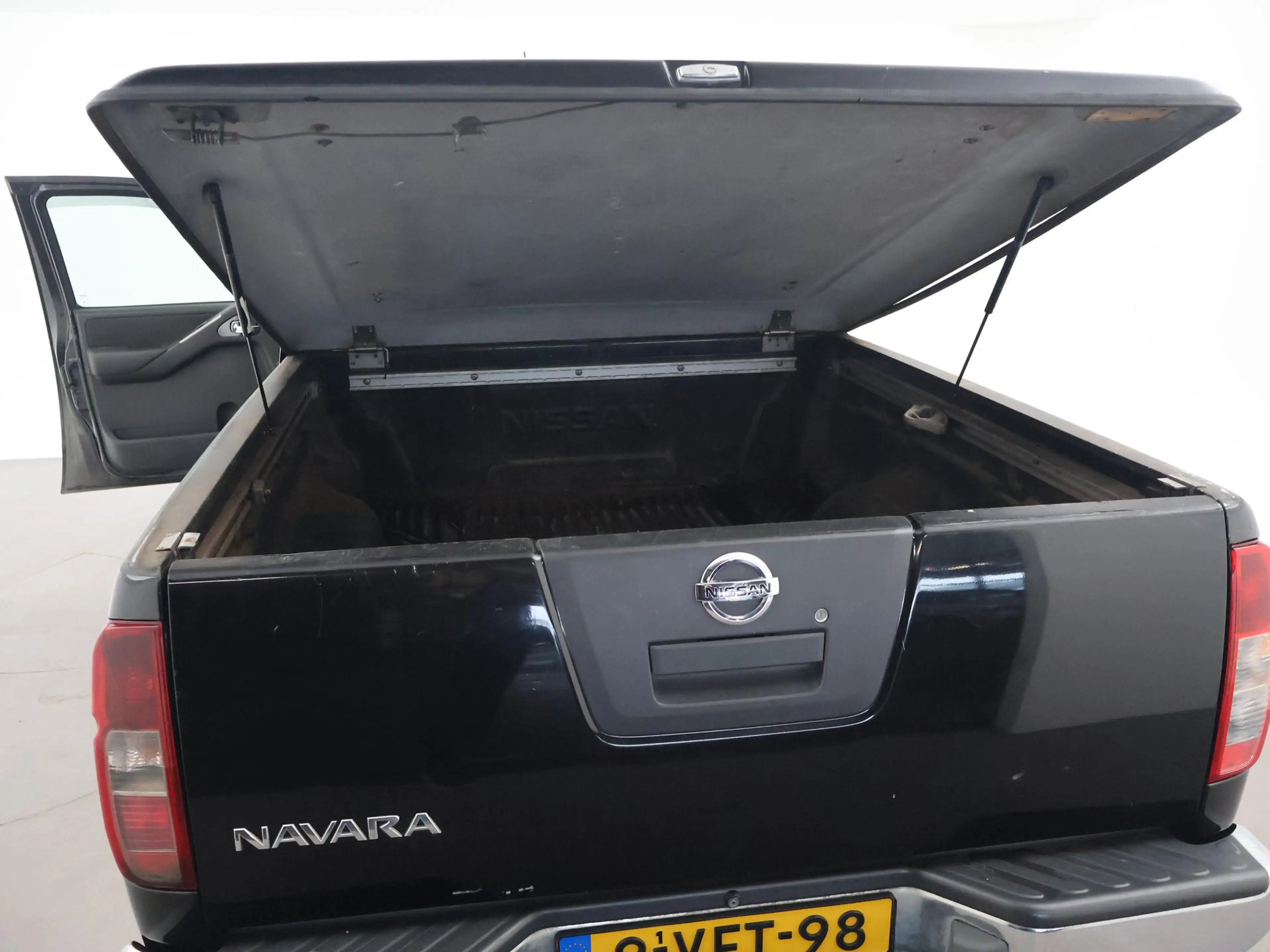 Nissan Navara 2.5 dCi XE 172 PK KING CAB COMFORT + TREKHAAK 3000 — photo 16