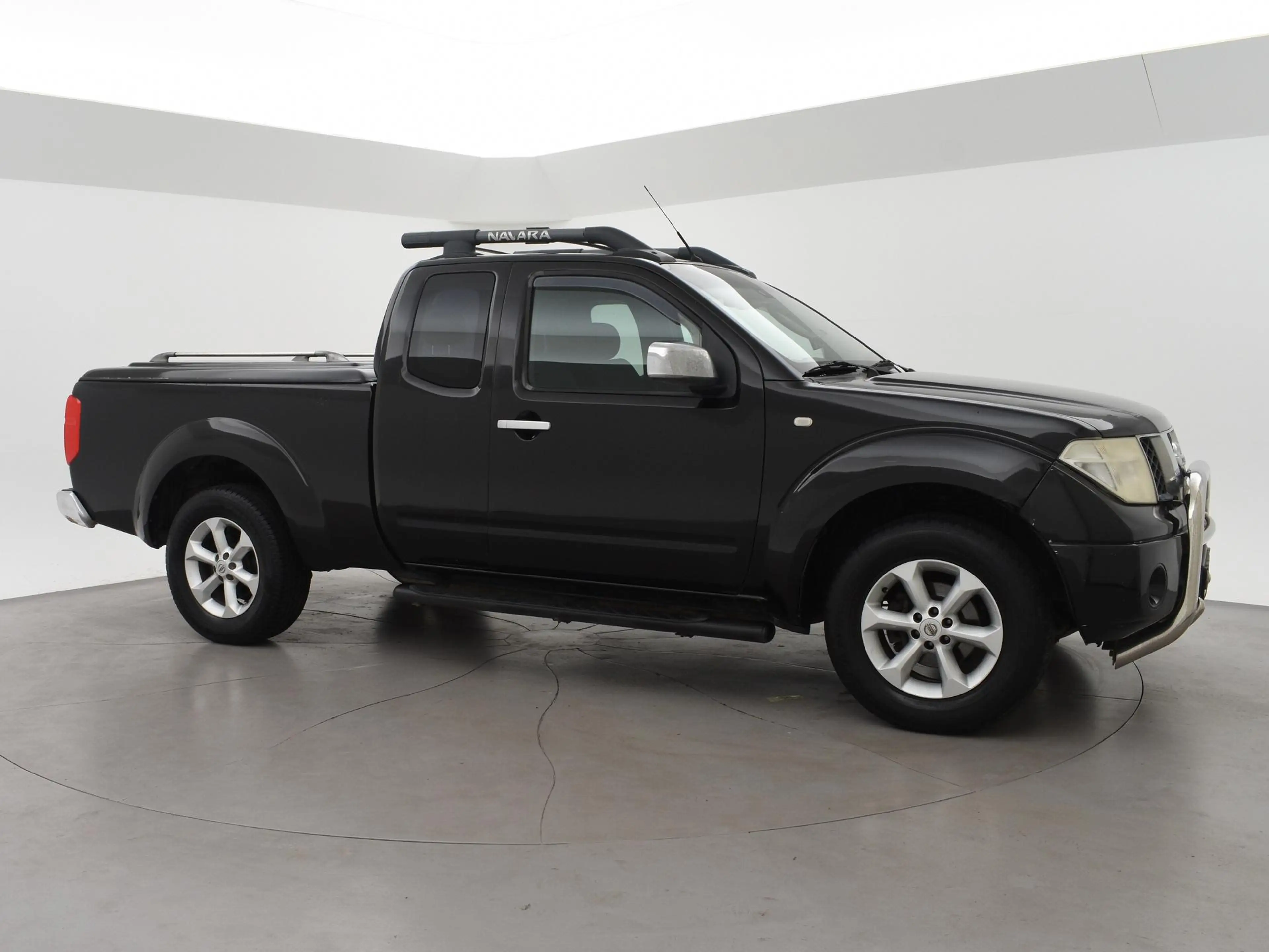 Nissan Navara 2.5 dCi XE 172 PK KING CAB COMFORT + TREKHAAK 3000 — photo 28