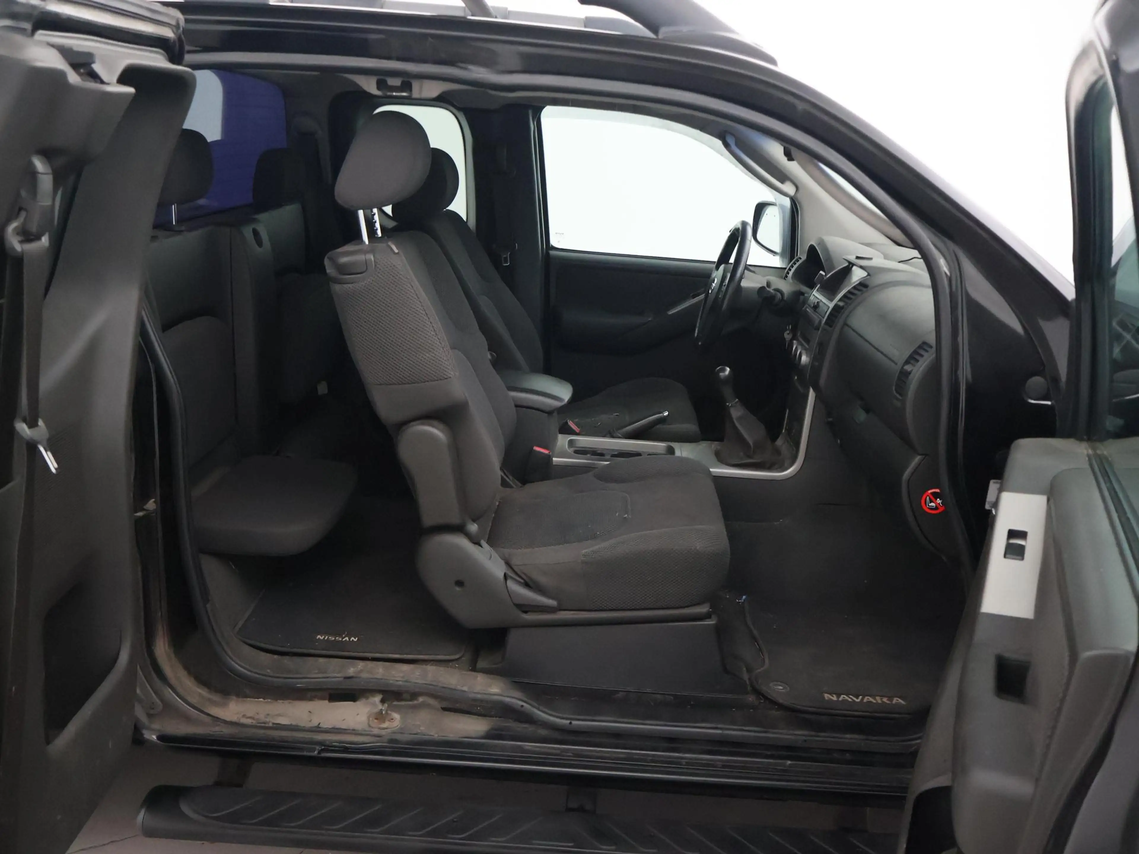 Nissan Navara 2.5 dCi XE 172 PK KING CAB COMFORT + TREKHAAK 3000 — photo 10