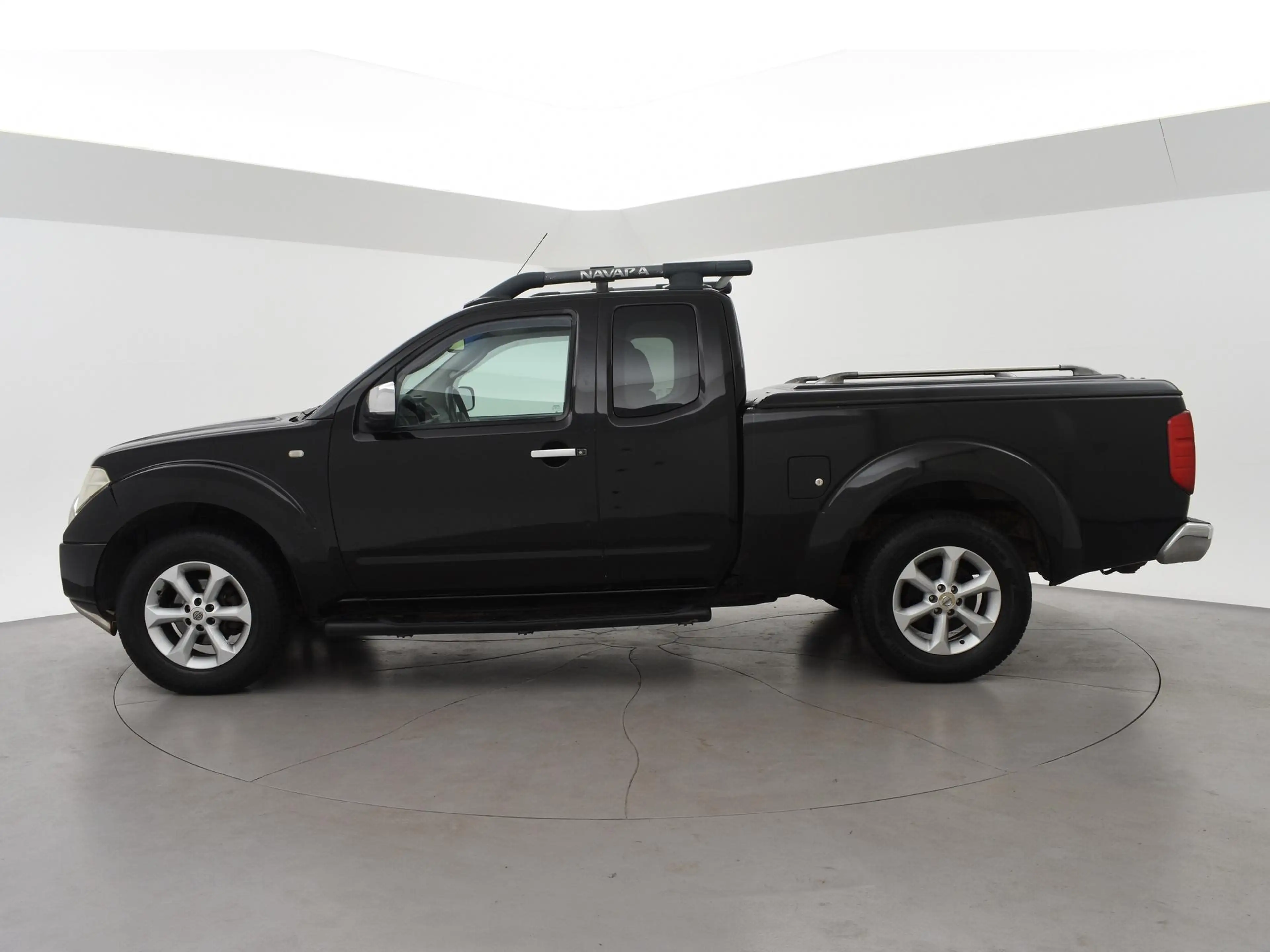 Nissan Navara 2.5 dCi XE 172 PK KING CAB COMFORT + TREKHAAK 3000 — photo 5