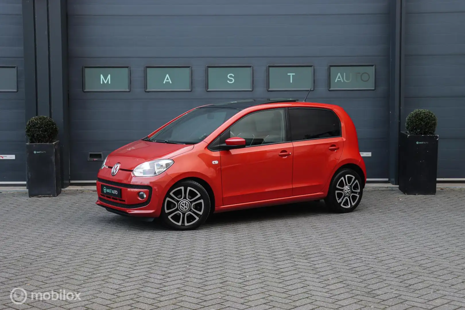 Volkswagen up! 1.0 high up! Leder|Pano|Climate|Sportpakket Orange - 1