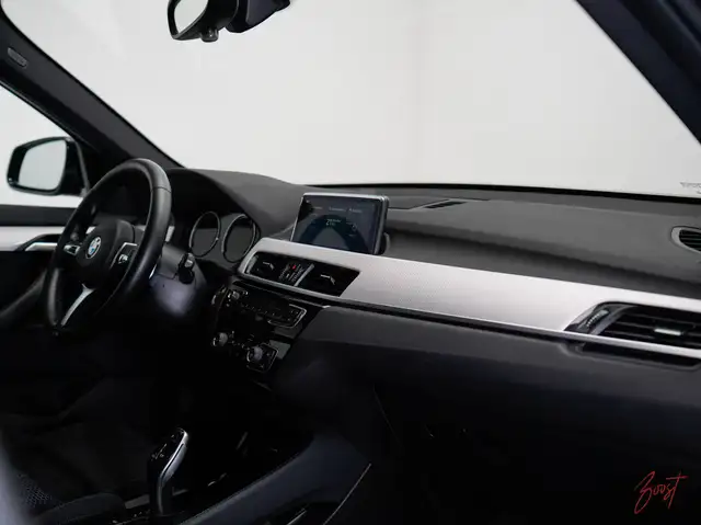 BMW X1 view 16