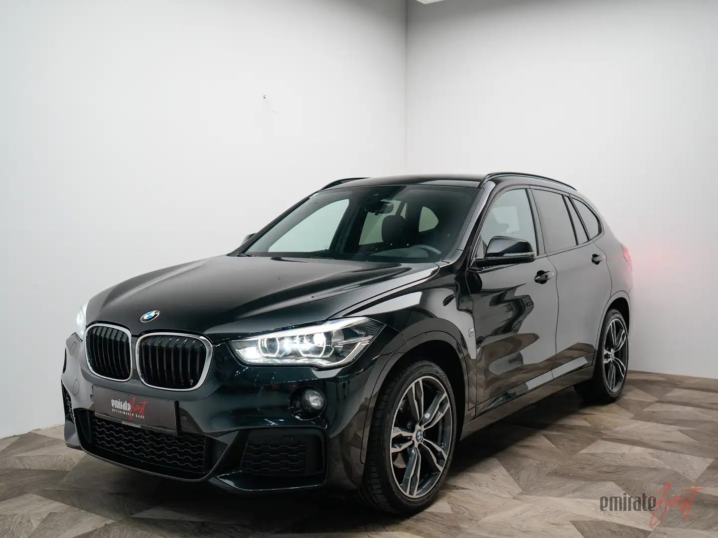 BMW X1 xDrive 18 d M Sport Schwarz - 1