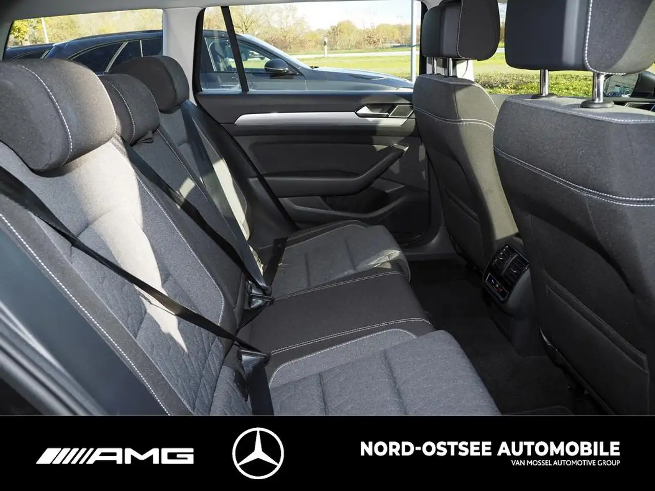 Volkswagen Passat Variant 1.5 TSI BUSINESS LED PDC NAVI DSG 12
