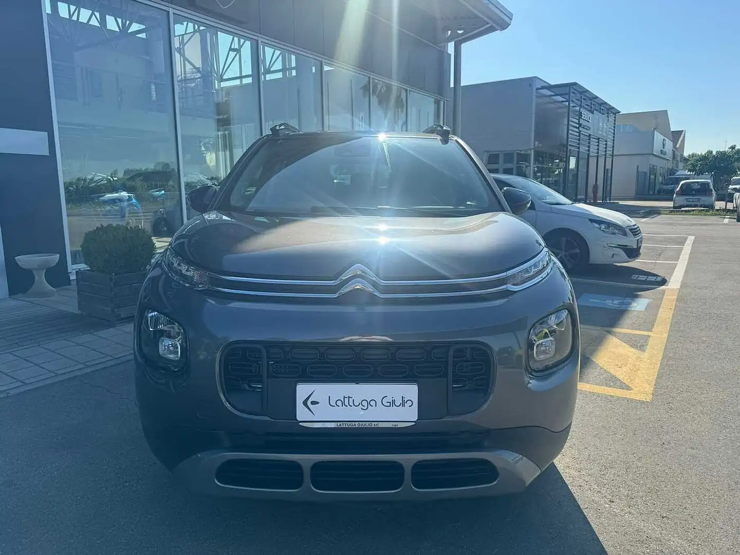 Citroen C3 Aircross PureTech 110 S&S Shine Pack Grijs - 2