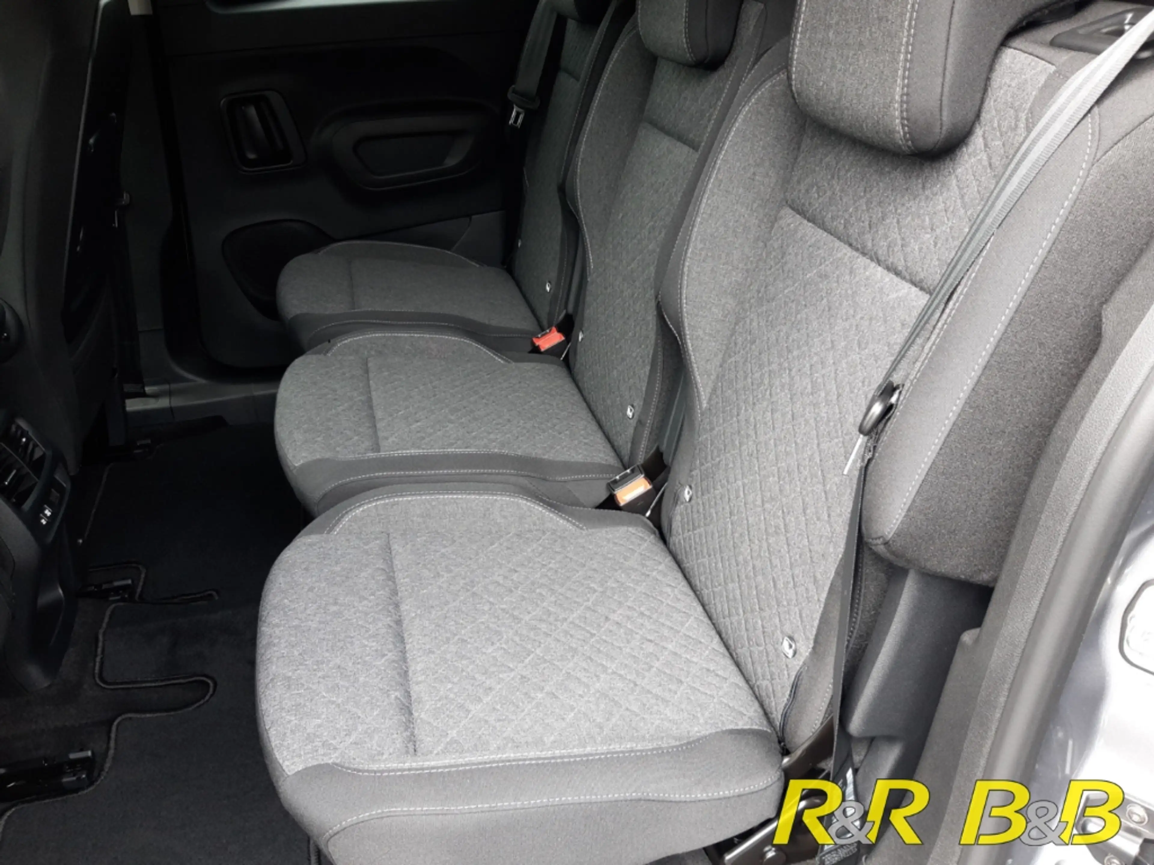 Opel Combo Life E Edition XL N1+LED+ Mehrzonenklima+Musikstreaming — photo 10