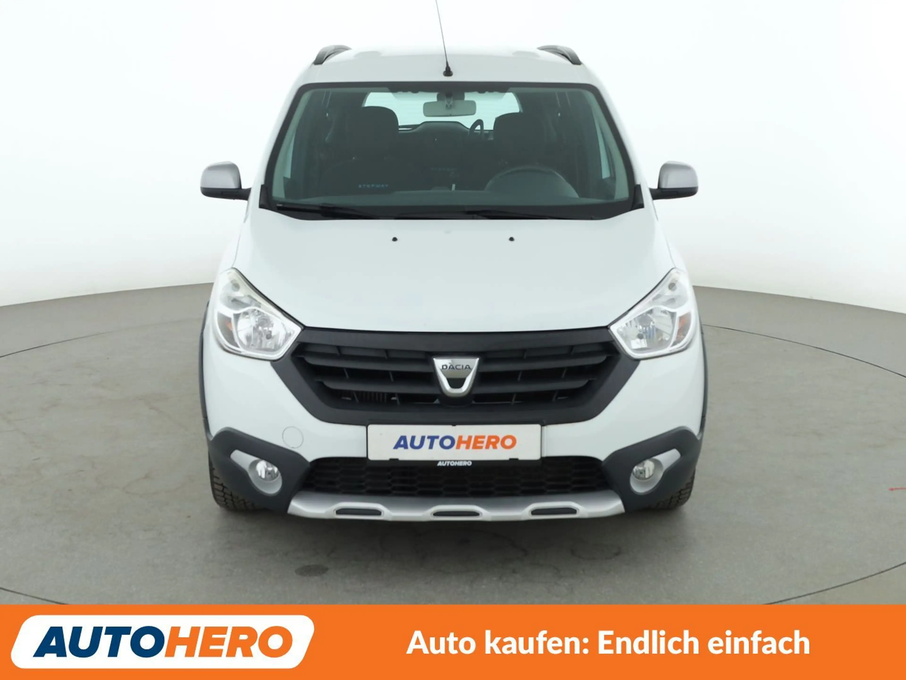 Dacia Lodgy 1.2 TCe Stepway *NAVI*TEMPO*PDC*SHZ*ALU*KLIMA* — photo 9