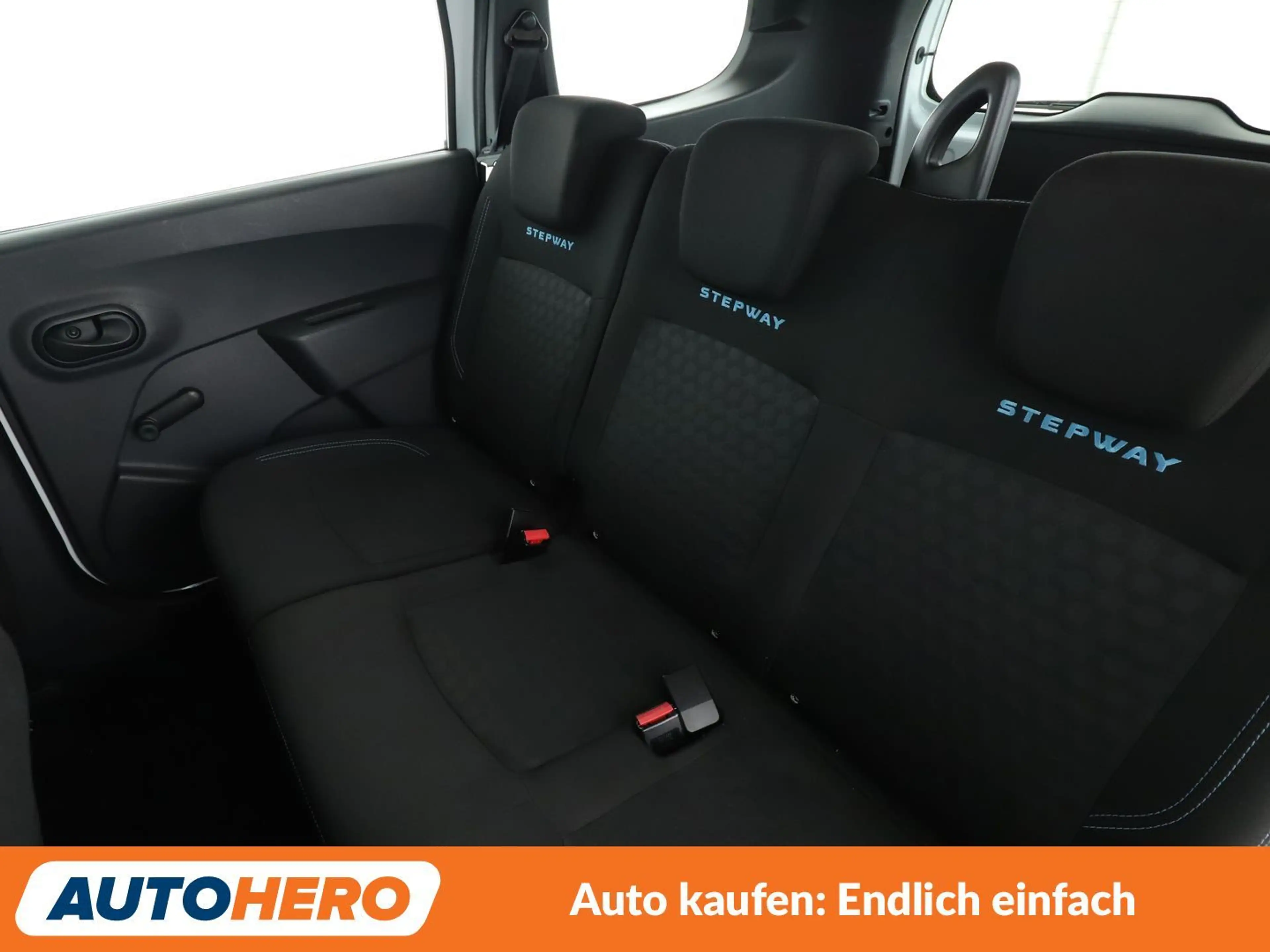 Dacia Lodgy 1.2 TCe Stepway *NAVI*TEMPO*PDC*SHZ*ALU*KLIMA* — photo 14