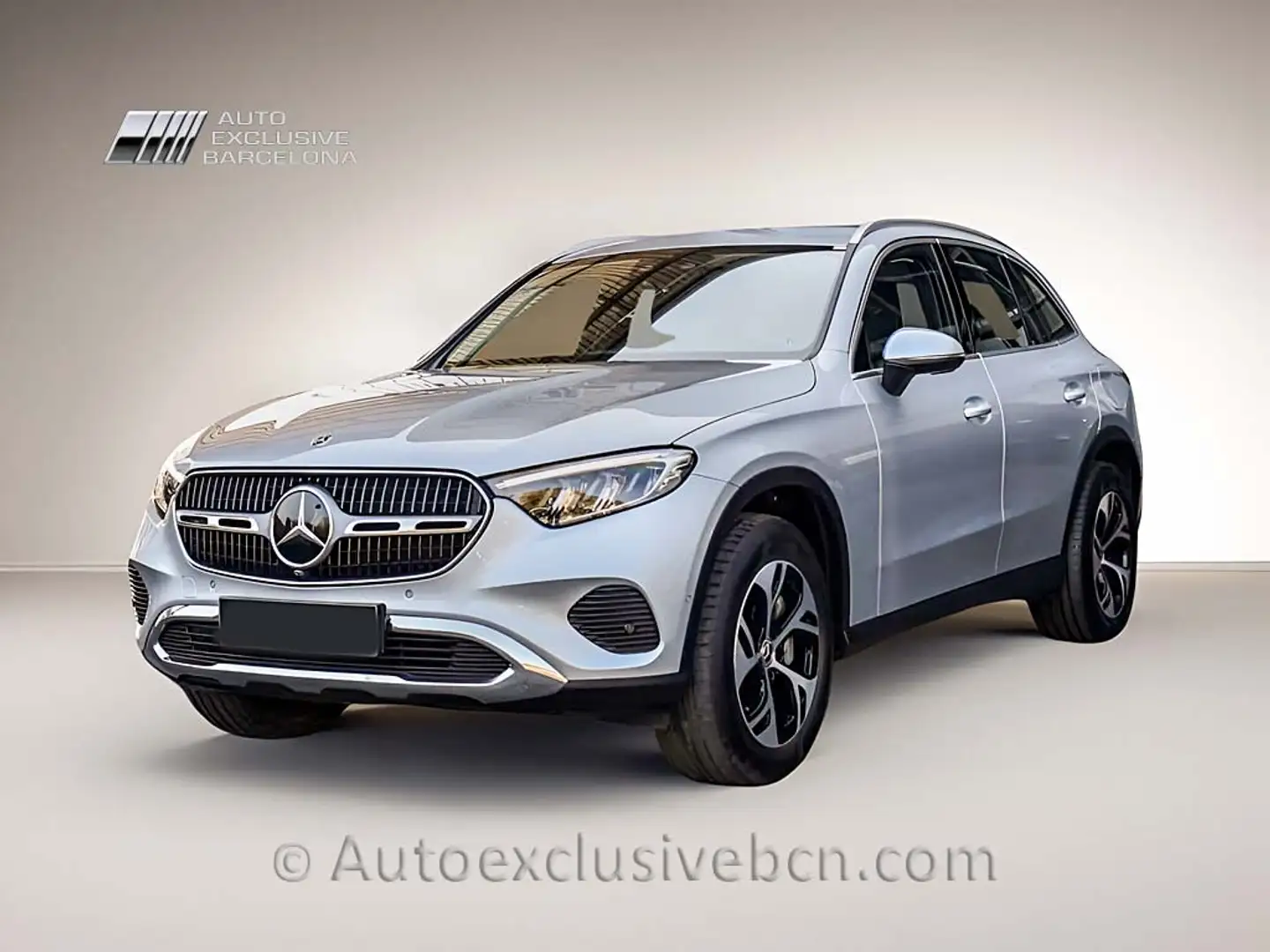 Mercedes-Benz GLC 300 300e 4Matic 9G-Tronic Plateado - 1