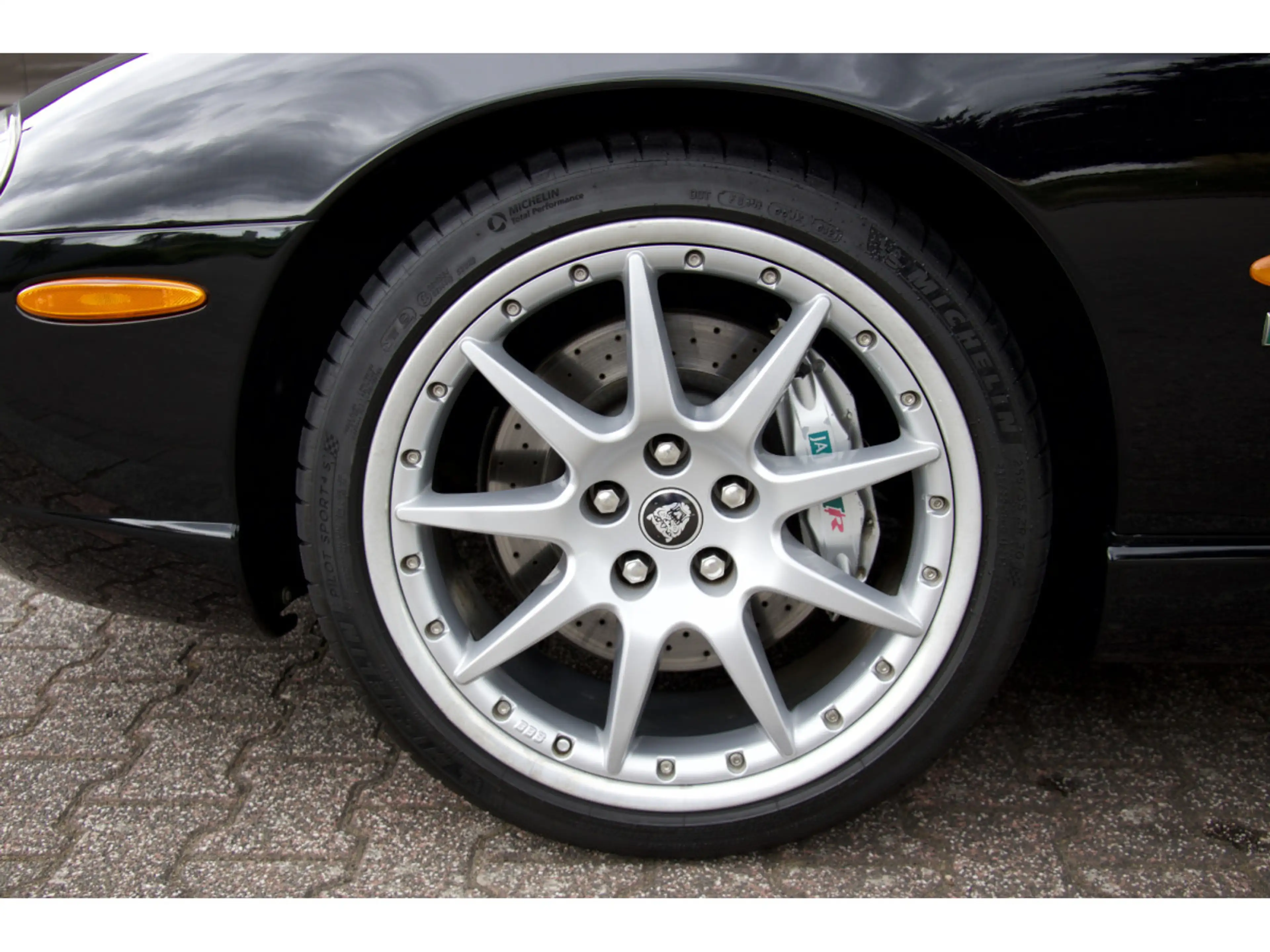 Jaguar XKR XKR Cabrio — photo 11