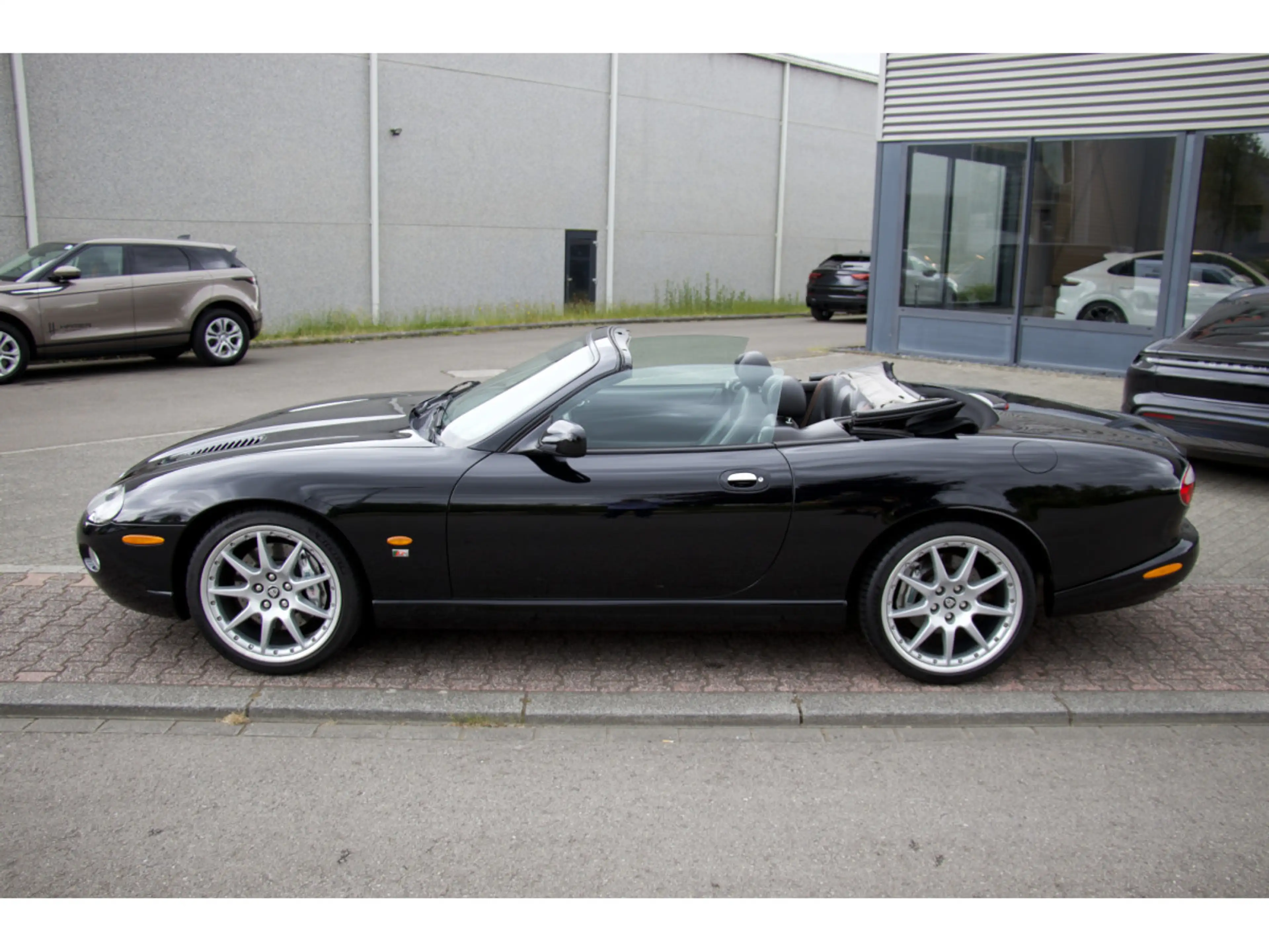 Jaguar XKR XKR Cabrio — photo 13