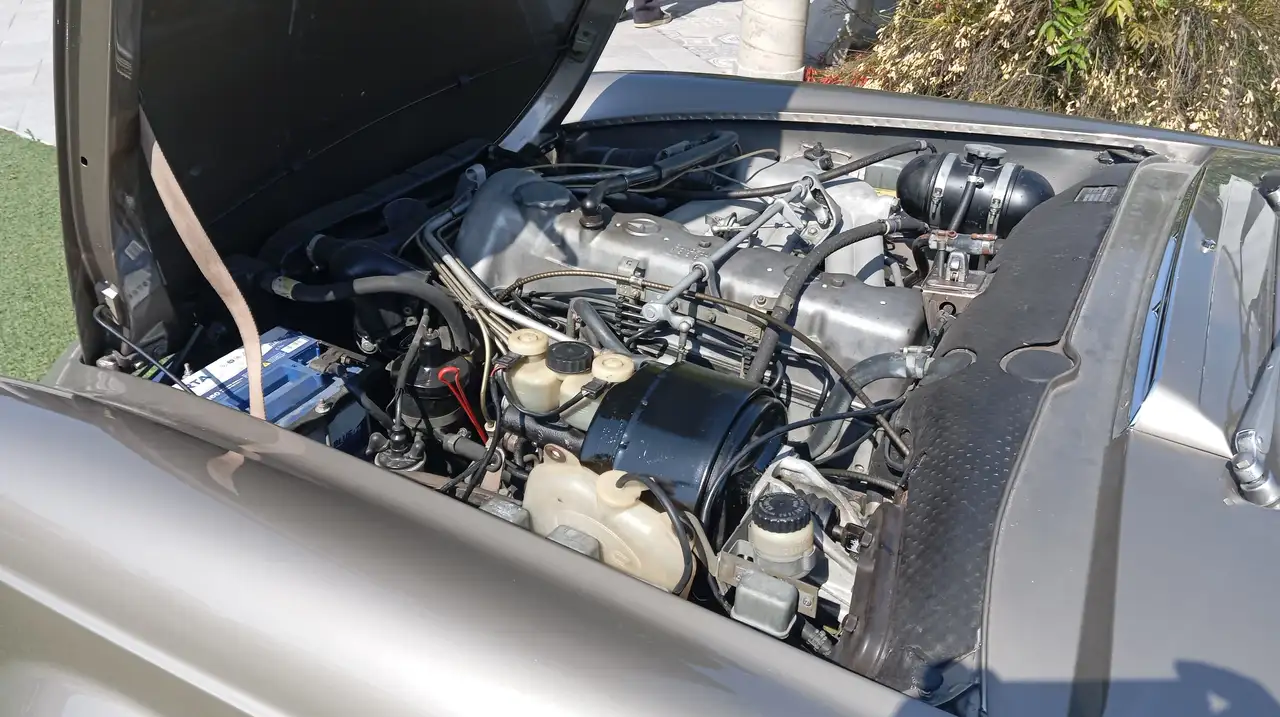 Mercedes-Benz SL 280, foto 8