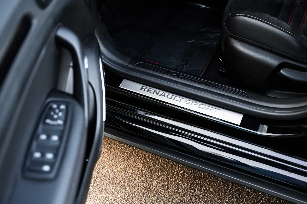 Renault Megane RS / ONLY 5.000 KM / CARBON / PANO ROOF / BELGIAN 17
