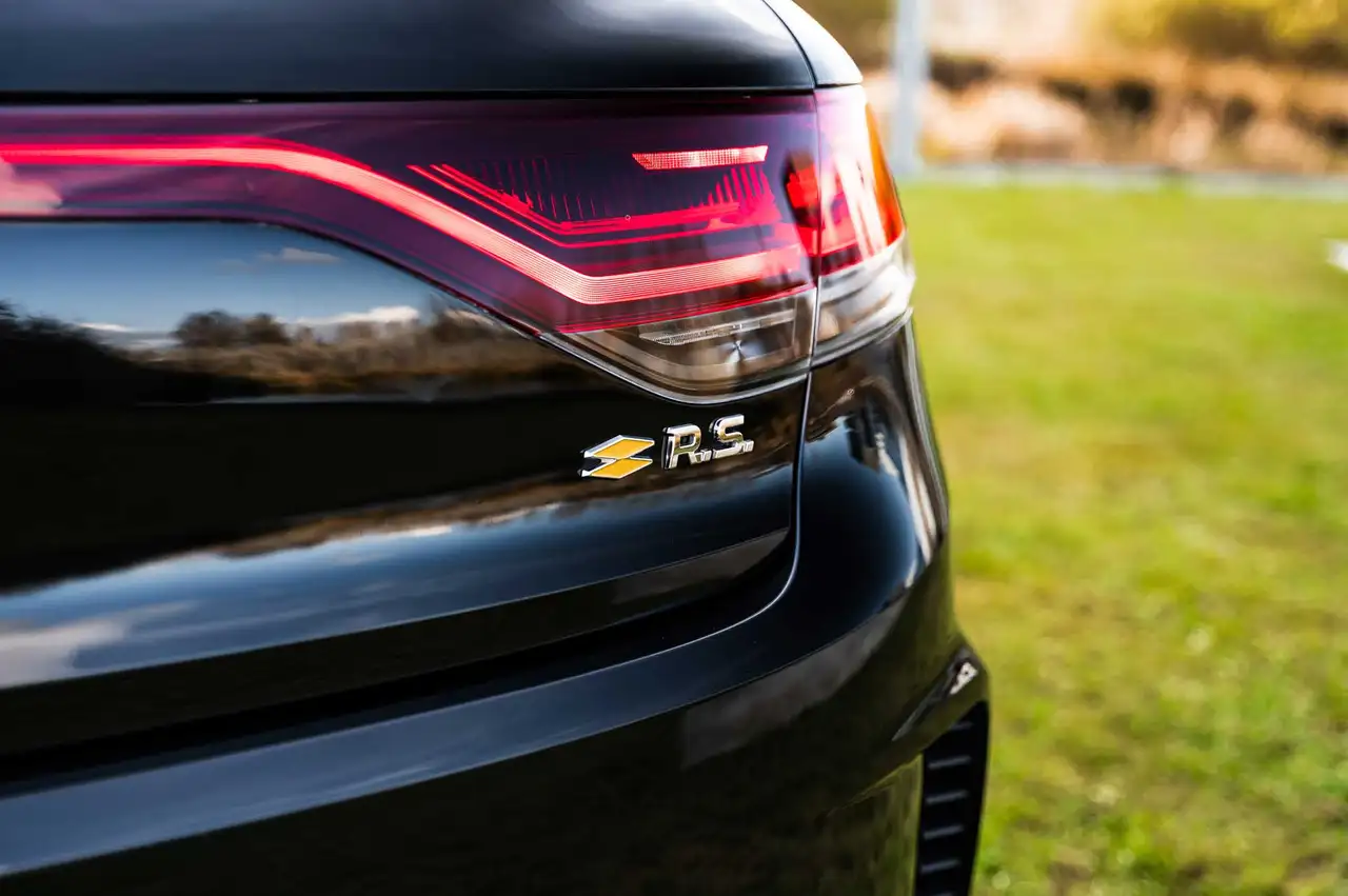 Renault Megane RS / ONLY 5.000 KM / CARBON / PANO ROOF / BELGIAN 5