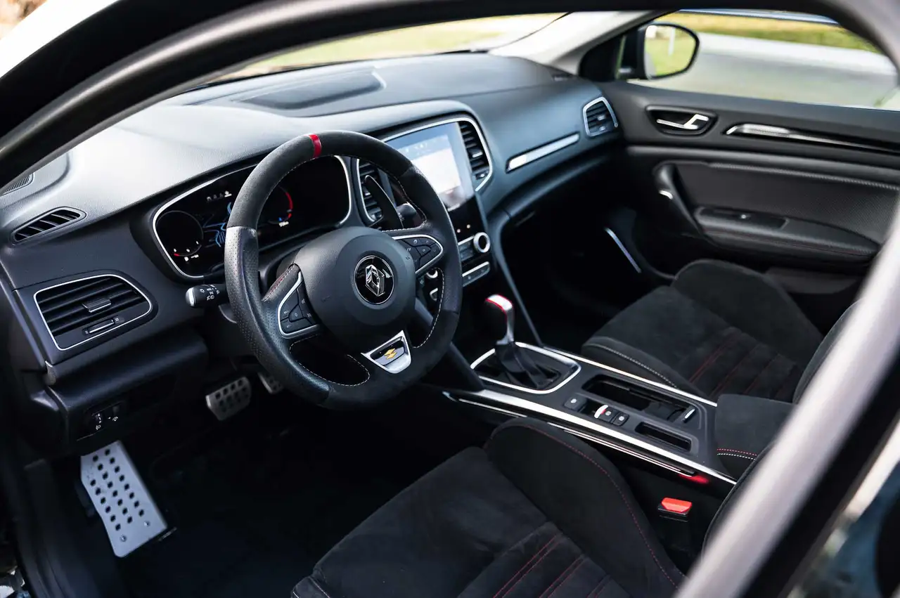 Renault Megane RS / ONLY 5.000 KM / CARBON / PANO ROOF / BELGIAN 16