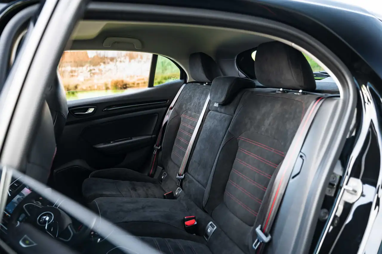 Renault Megane RS / ONLY 5.000 KM / CARBON / PANO ROOF / BELGIAN 25