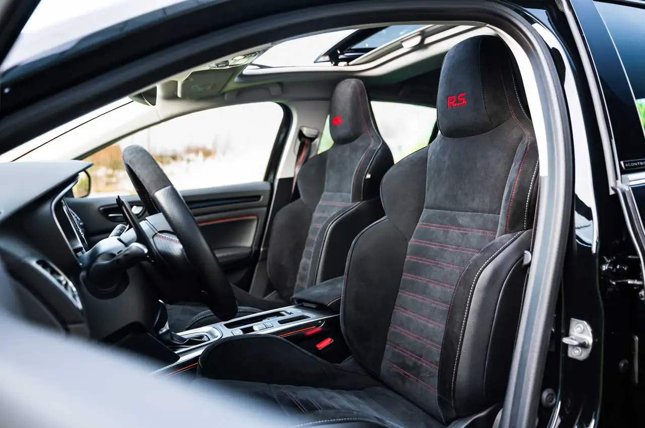 Renault Megane RS / ONLY 5.000 KM / CARBON / PANO ROOF / BELGIAN 24