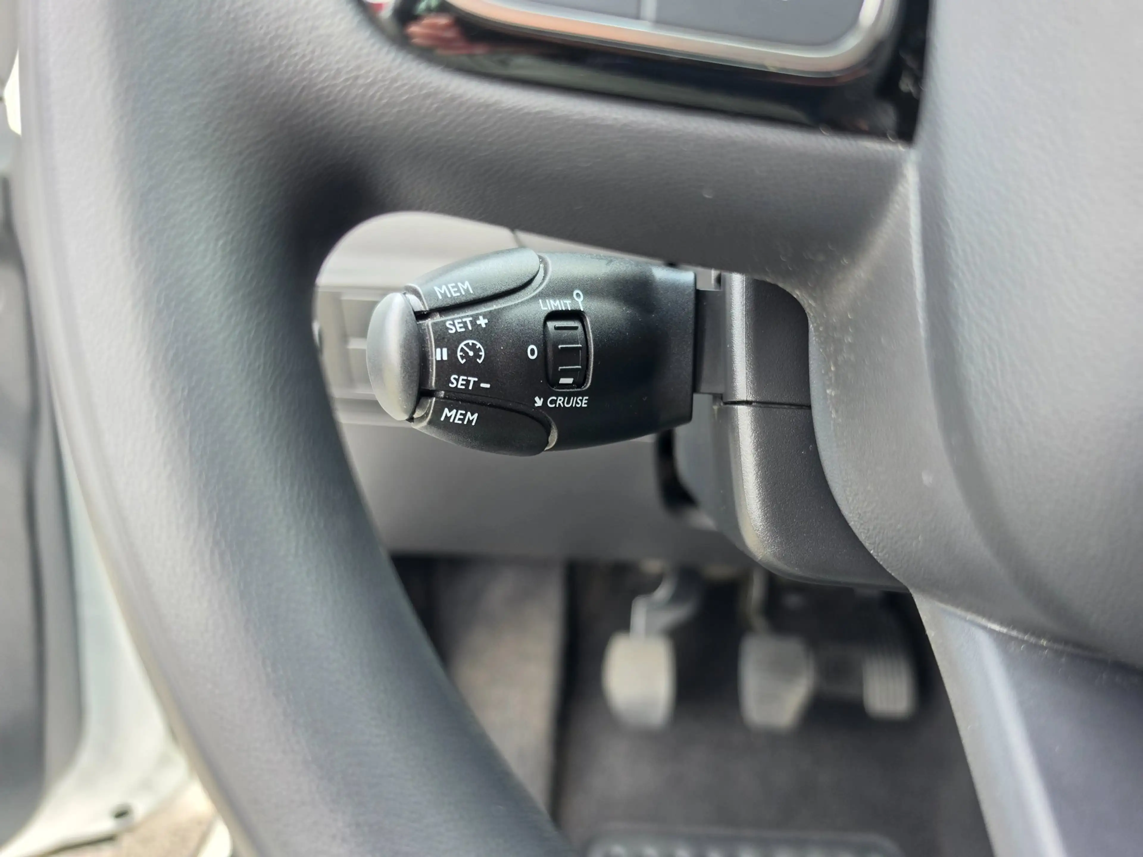 Citroen C3 1.2 PureTech C-Series Carplay, LED — photo 13