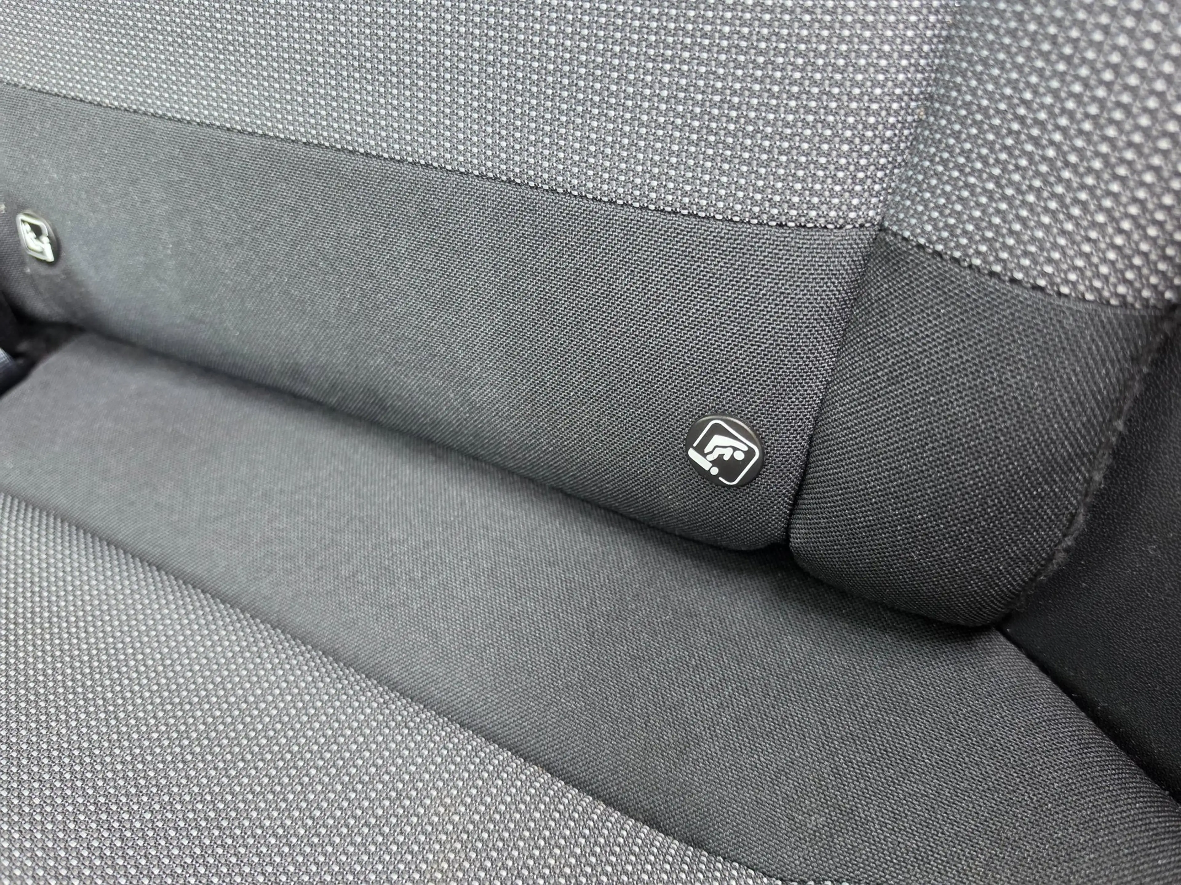 Citroen C3 1.2 PureTech C-Series Carplay, LED — photo 26