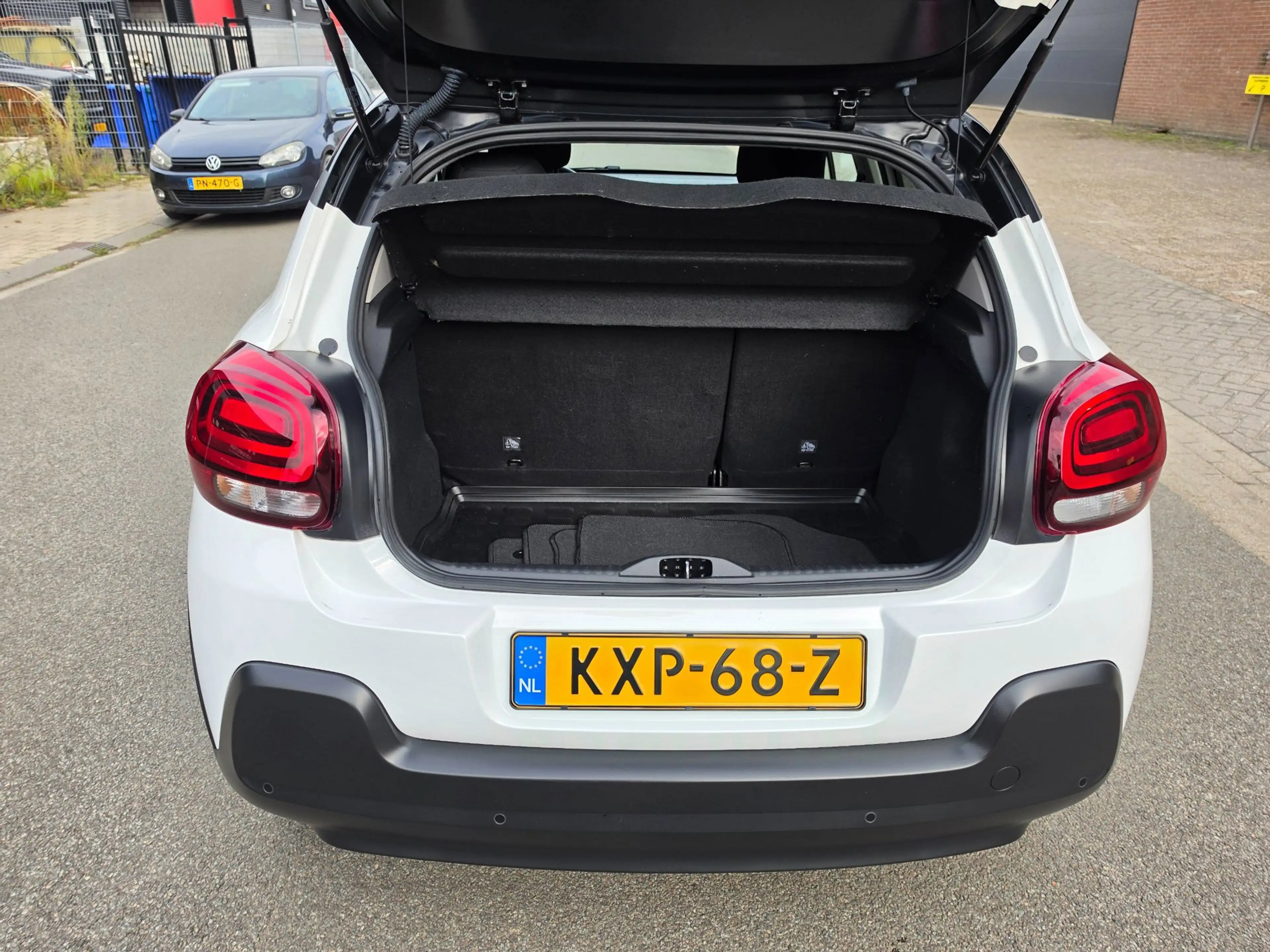 Citroen C3 1.2 PureTech C-Series Carplay, LED — photo 29