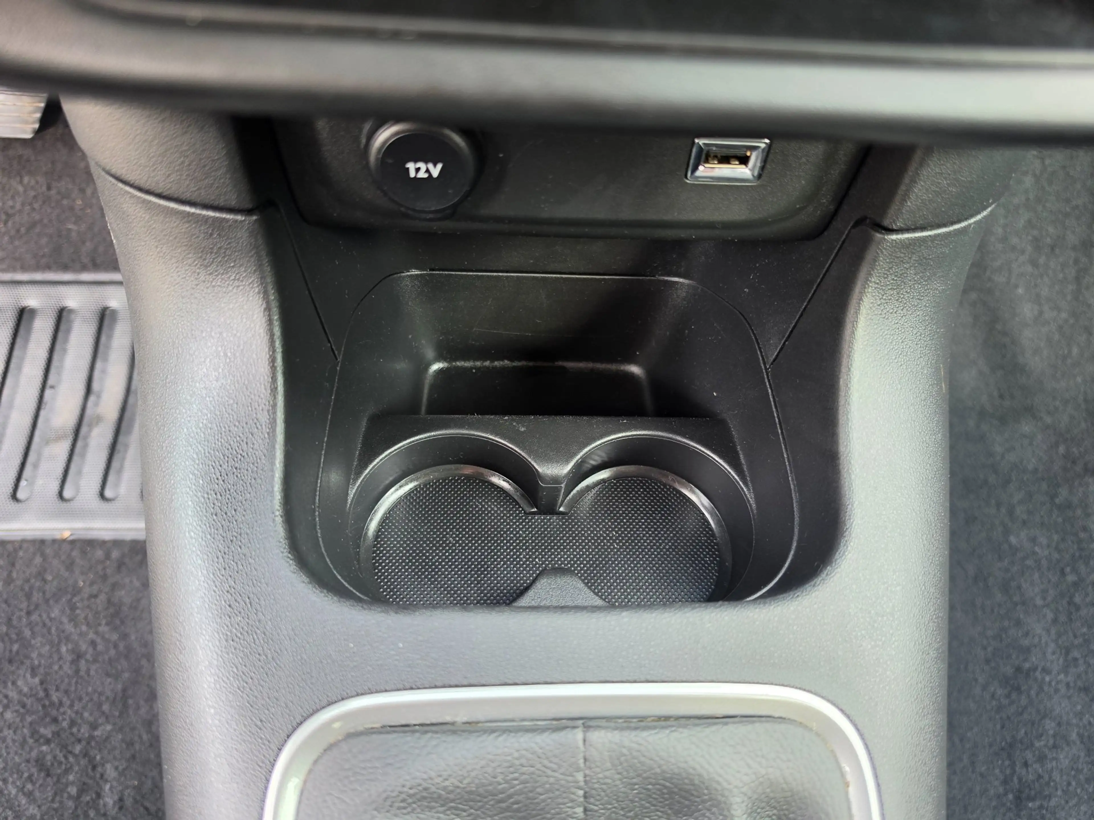 Citroen C3 1.2 PureTech C-Series Carplay, LED — photo 20