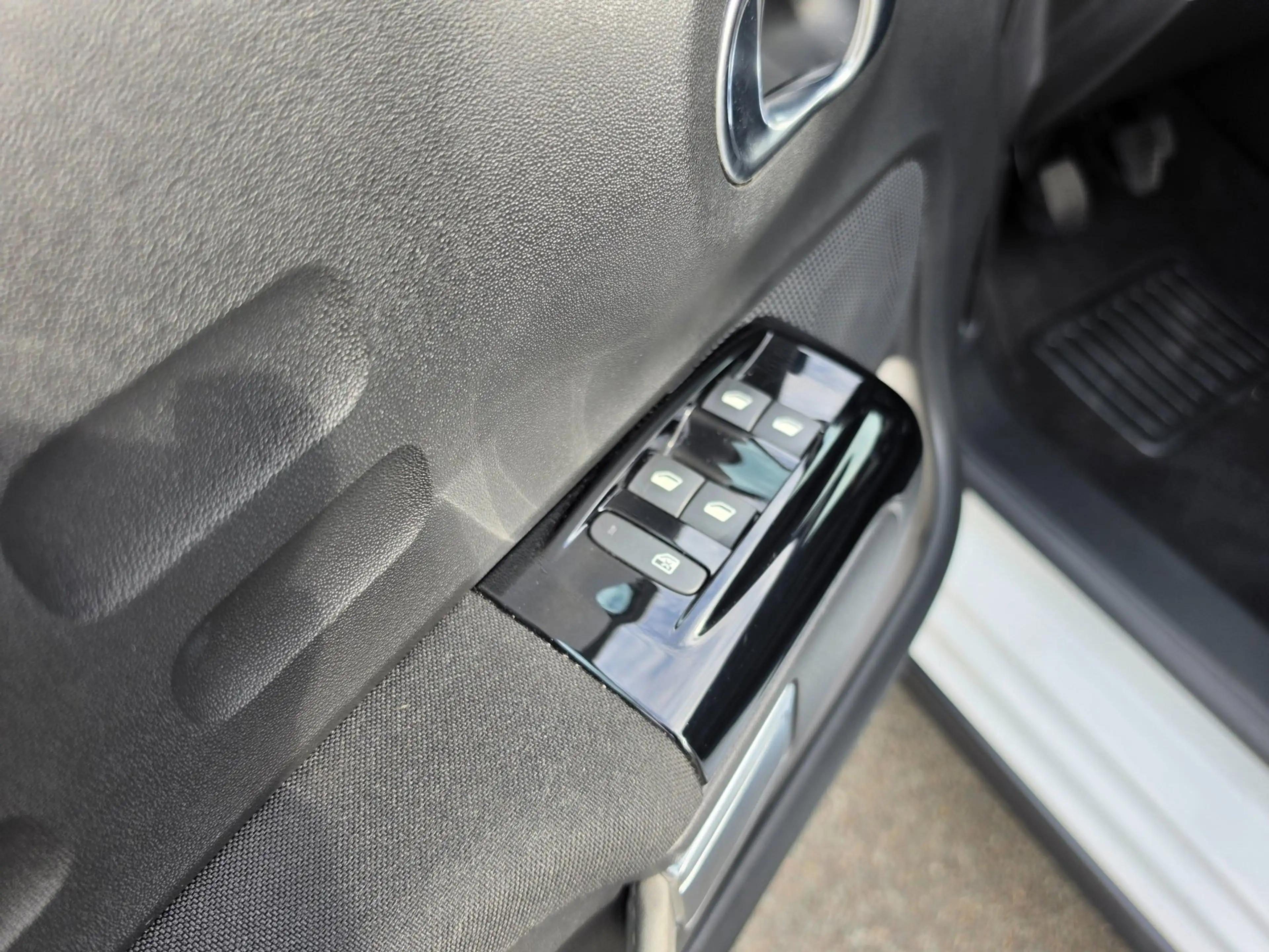 Citroen C3 1.2 PureTech C-Series Carplay, LED — photo 24