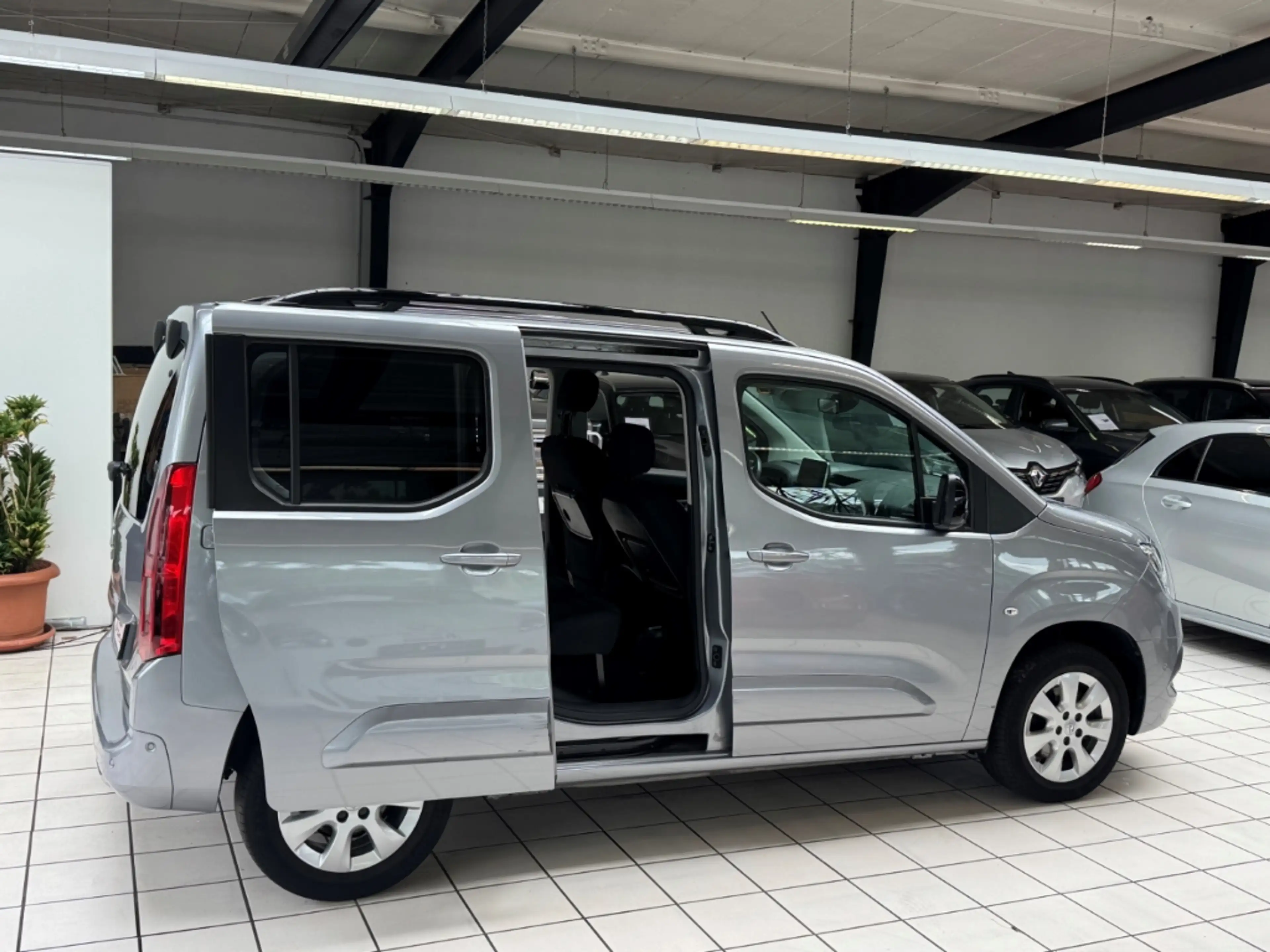 Opel Combo Life E Ultimate*1Hd*Scheck*Netto:9990Euro — photo 2