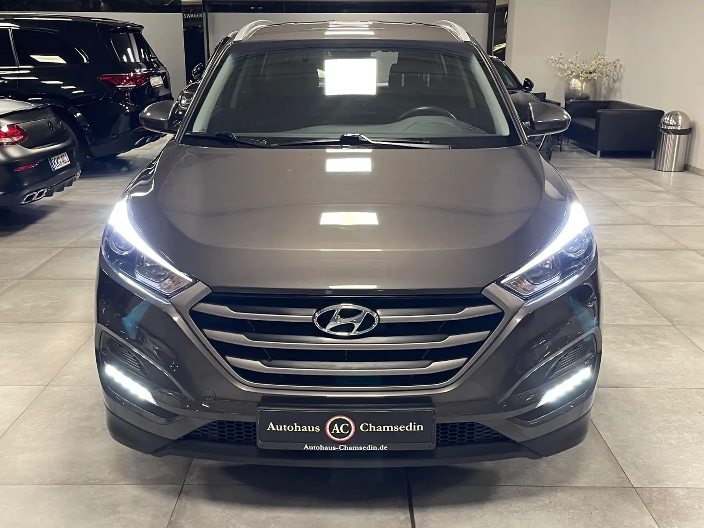 Hyundai TUCSON Go + 2WD Braun - 1