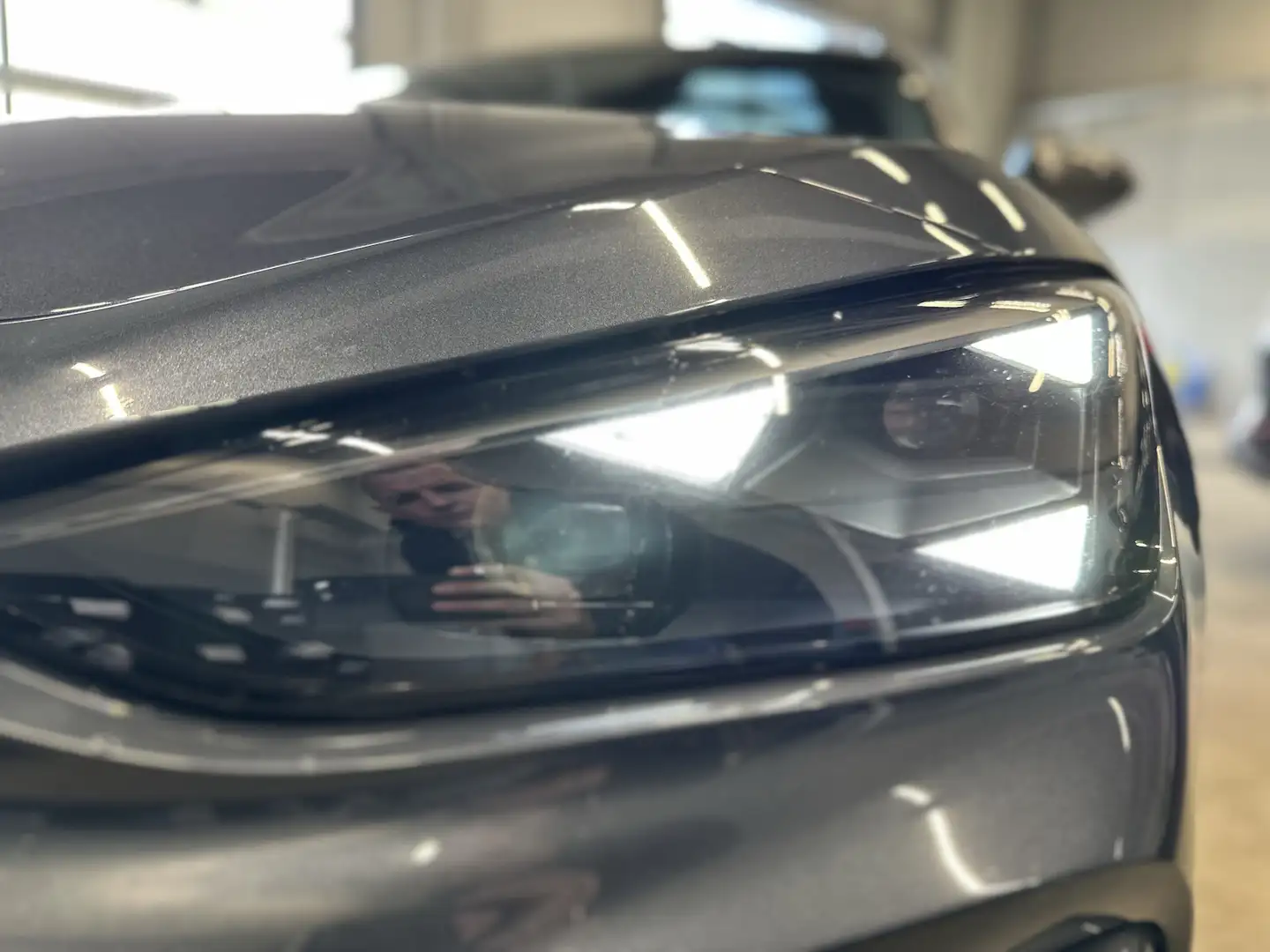 CUPRA Leon ST 1.5eTSI DSG Skyline Dynamic Matrix AHK Grau - 2