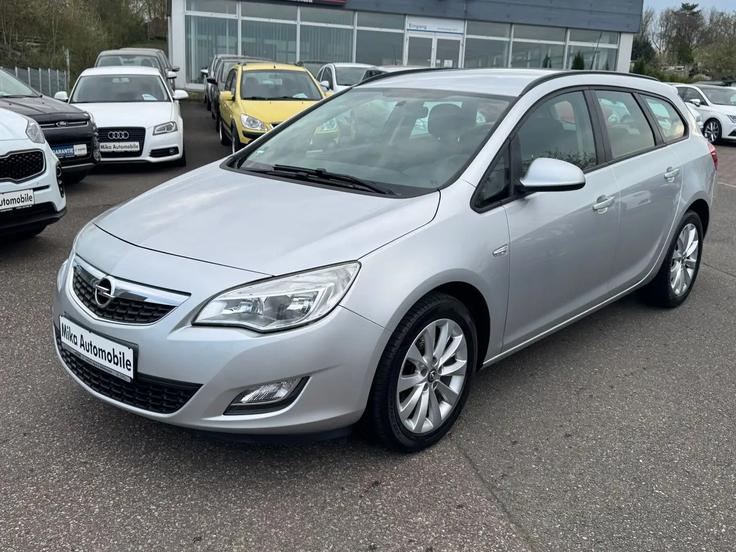 Opel Astra J Sports Edition Motor macht Geräusch Plateado - 1