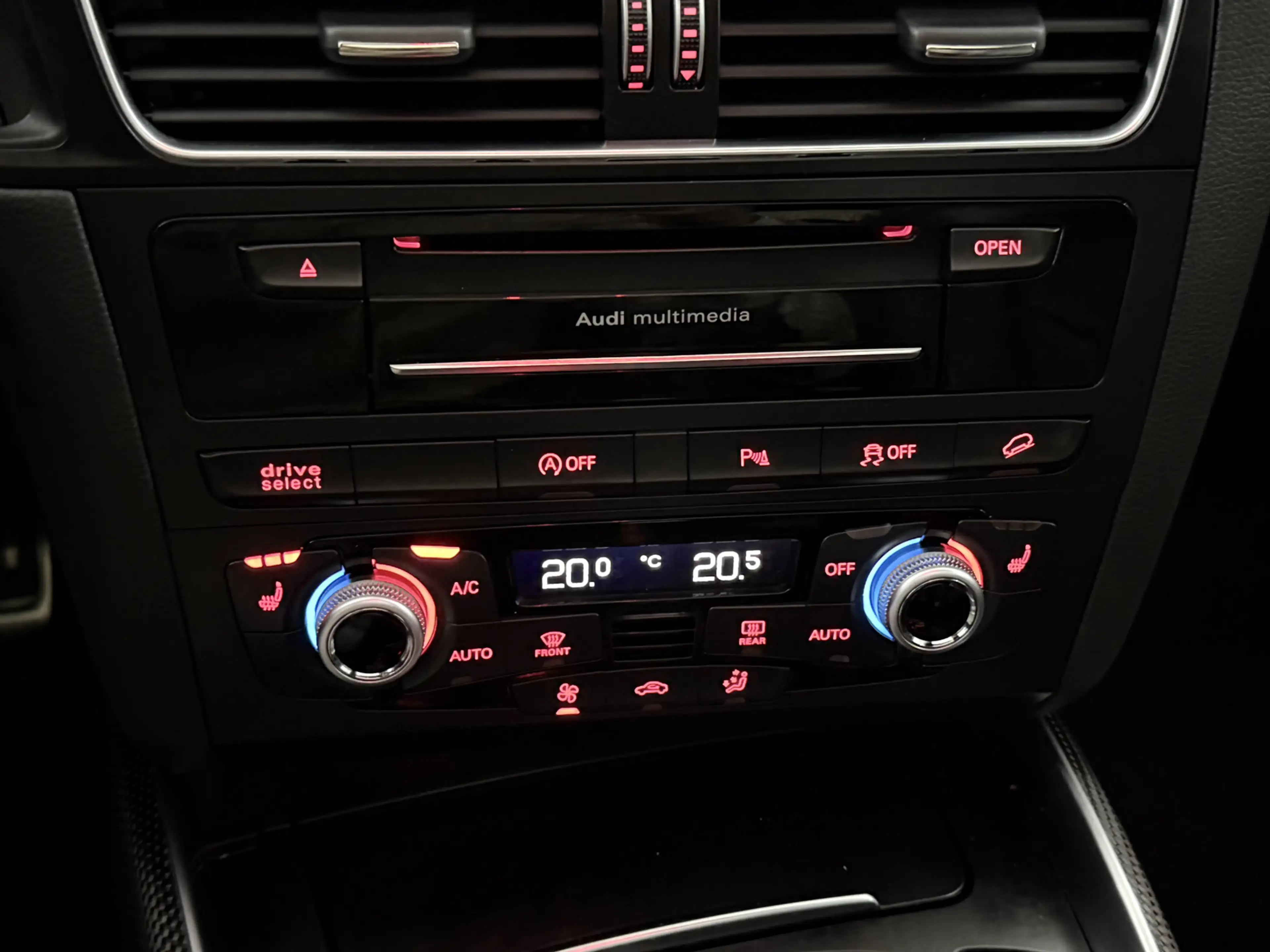 Audi Q5 3.0 TDI SQ5 quattro Pro Line Panoramadak, Leder, C — photo 20