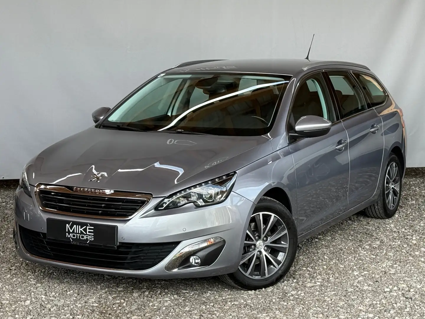 Peugeot 308 SW 1,6 BHDI Allure Grau - 2