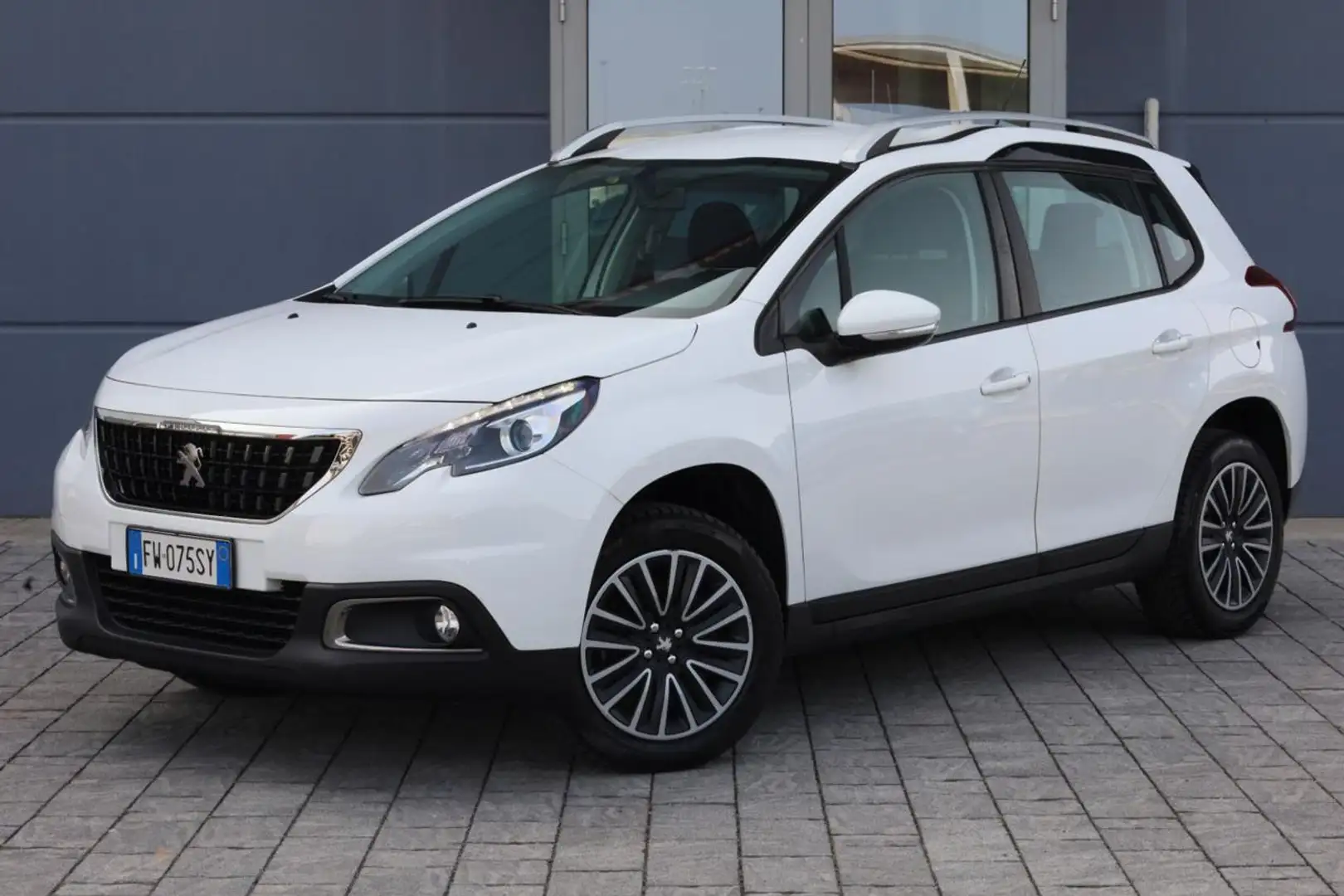 Peugeot 2008 PureTech 82 Active Wit - 2
