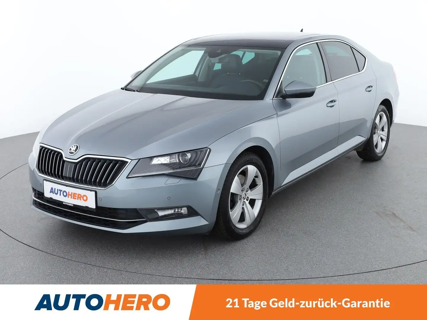 Skoda Superb 2.0 TDI Style Grau - 1