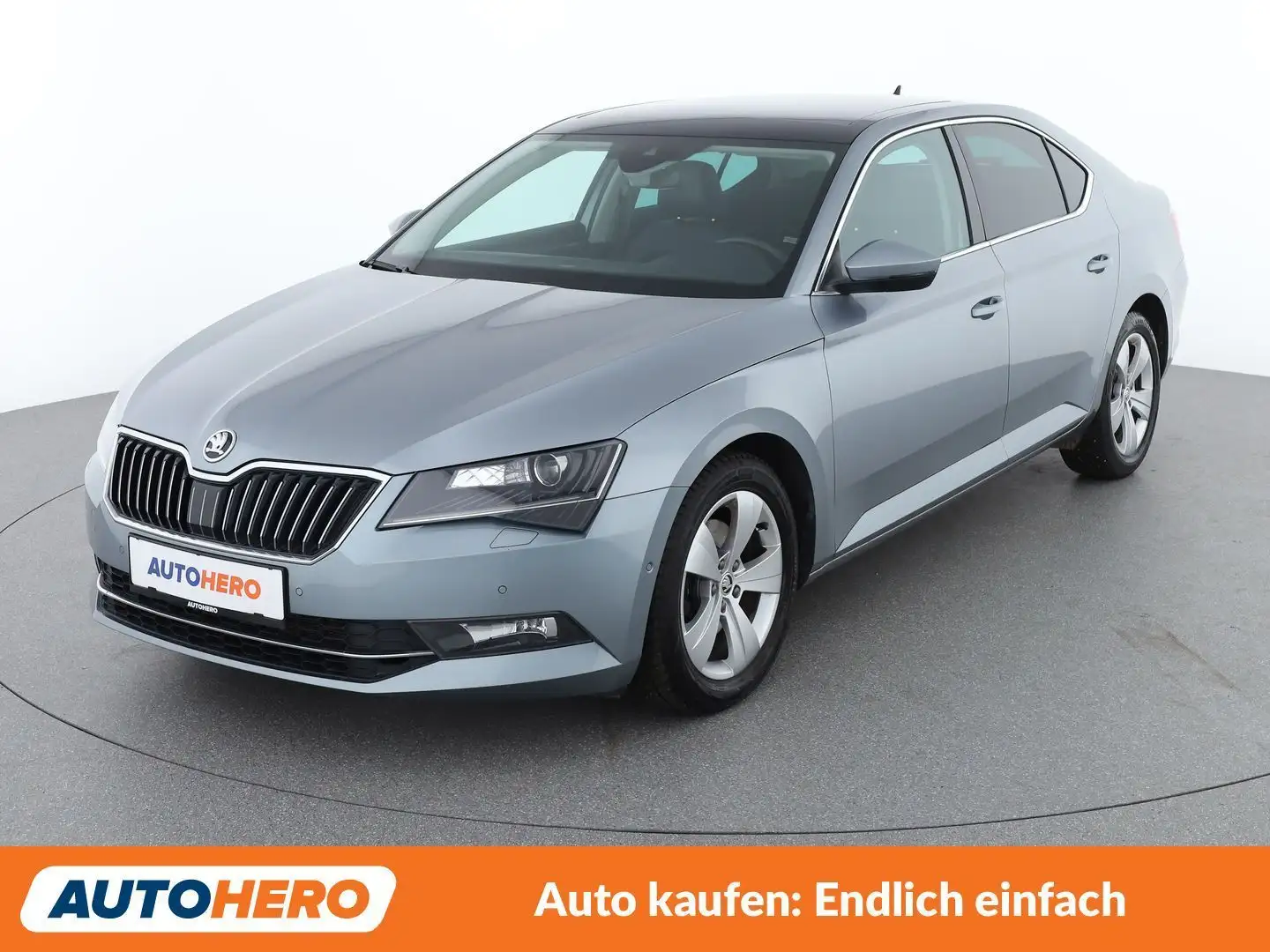 Skoda Superb 2.0 TDI Style Grau - 1