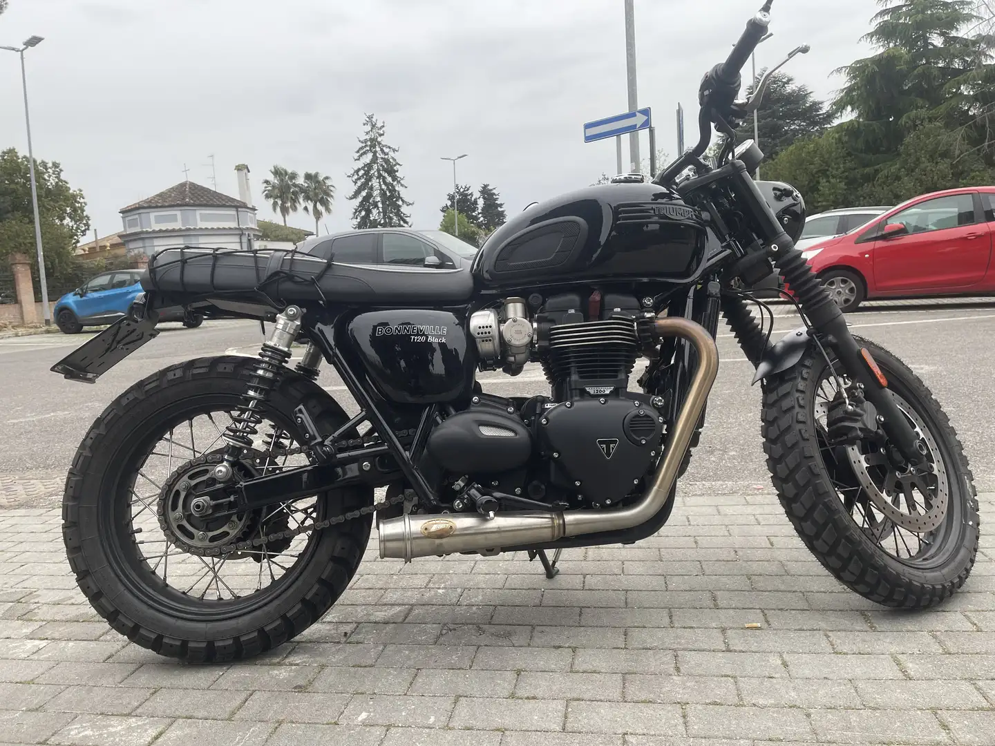 Triumph Bonneville T120 - 2